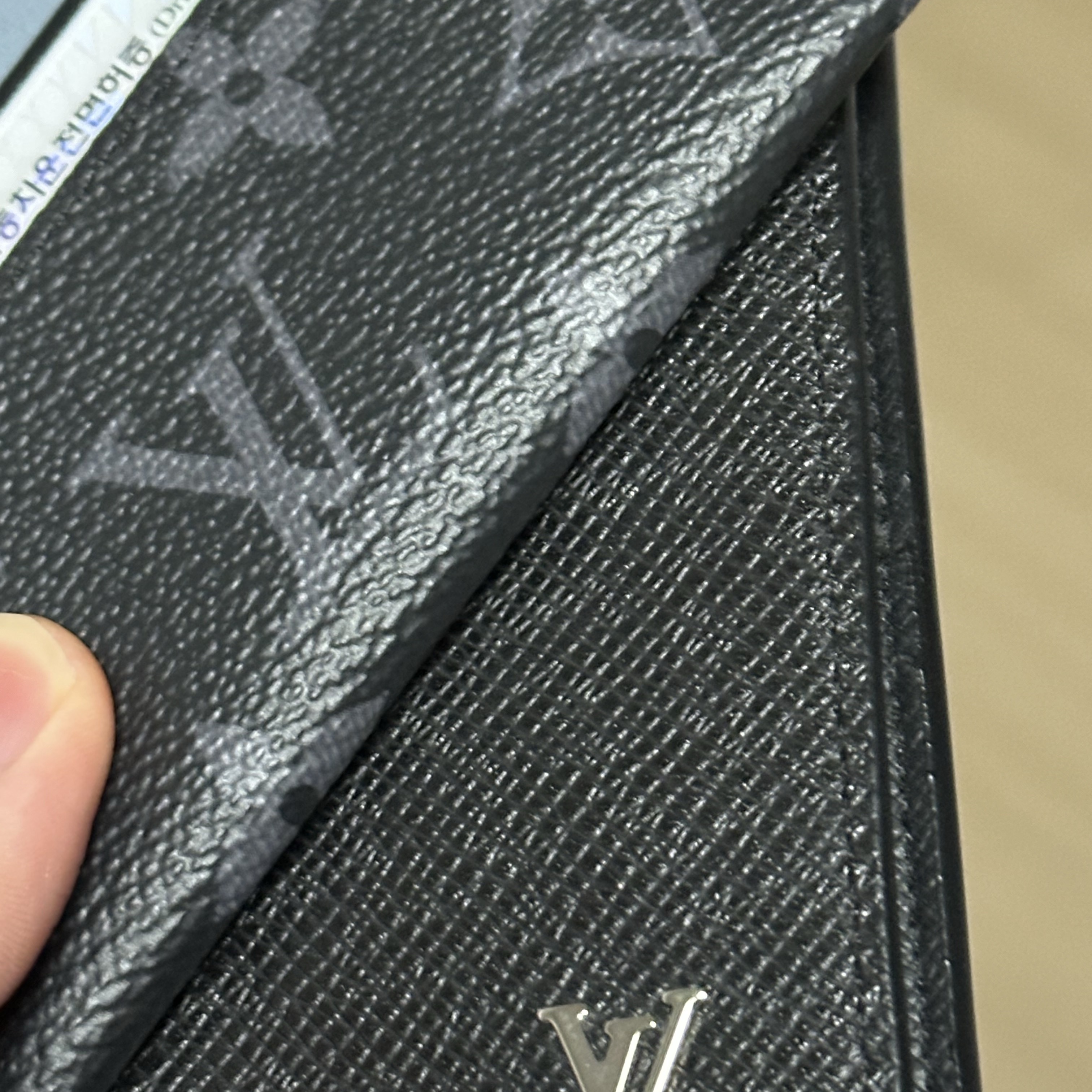 Louis Vuitton Double Card Holder Monogram Eclipse, Louis Vuitton Pocket Organizer Taiga Black 착용 스타일