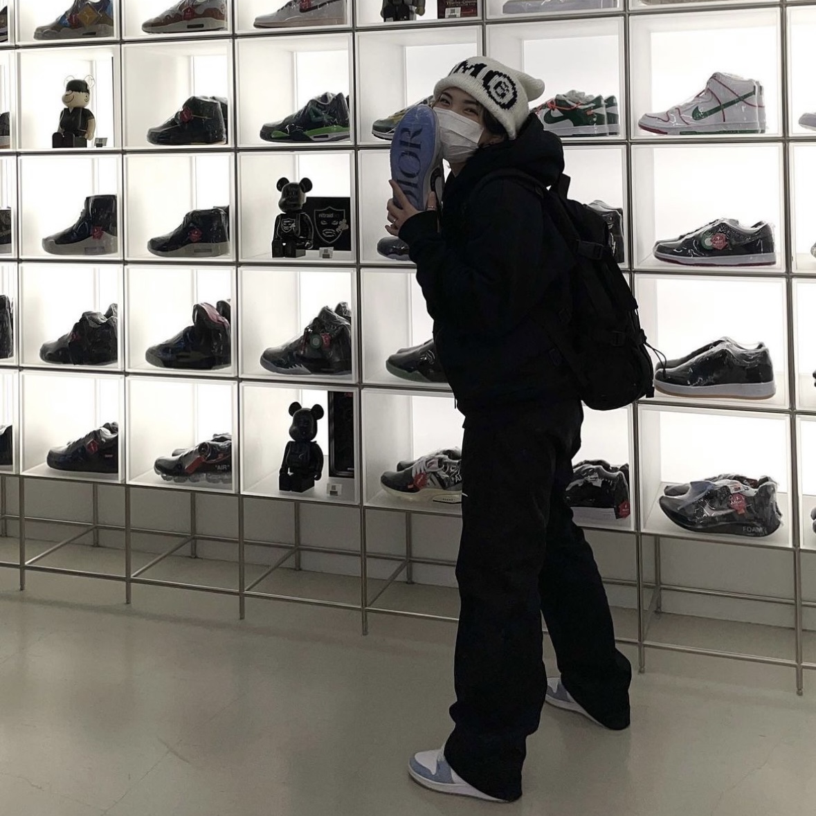 Nike x Off-White NRG Pants Black, Supreme Backpack Black - 18FW 착용 스타일