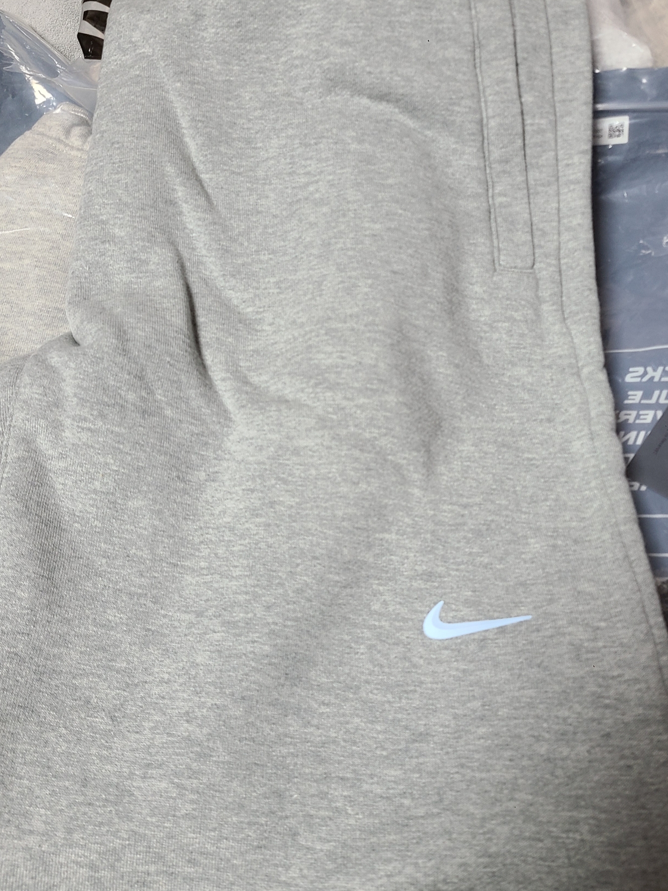 Nike x Drake Nocta NRG Fleece Sweatpants Dark Grey Heather 착용 스타일 - 1