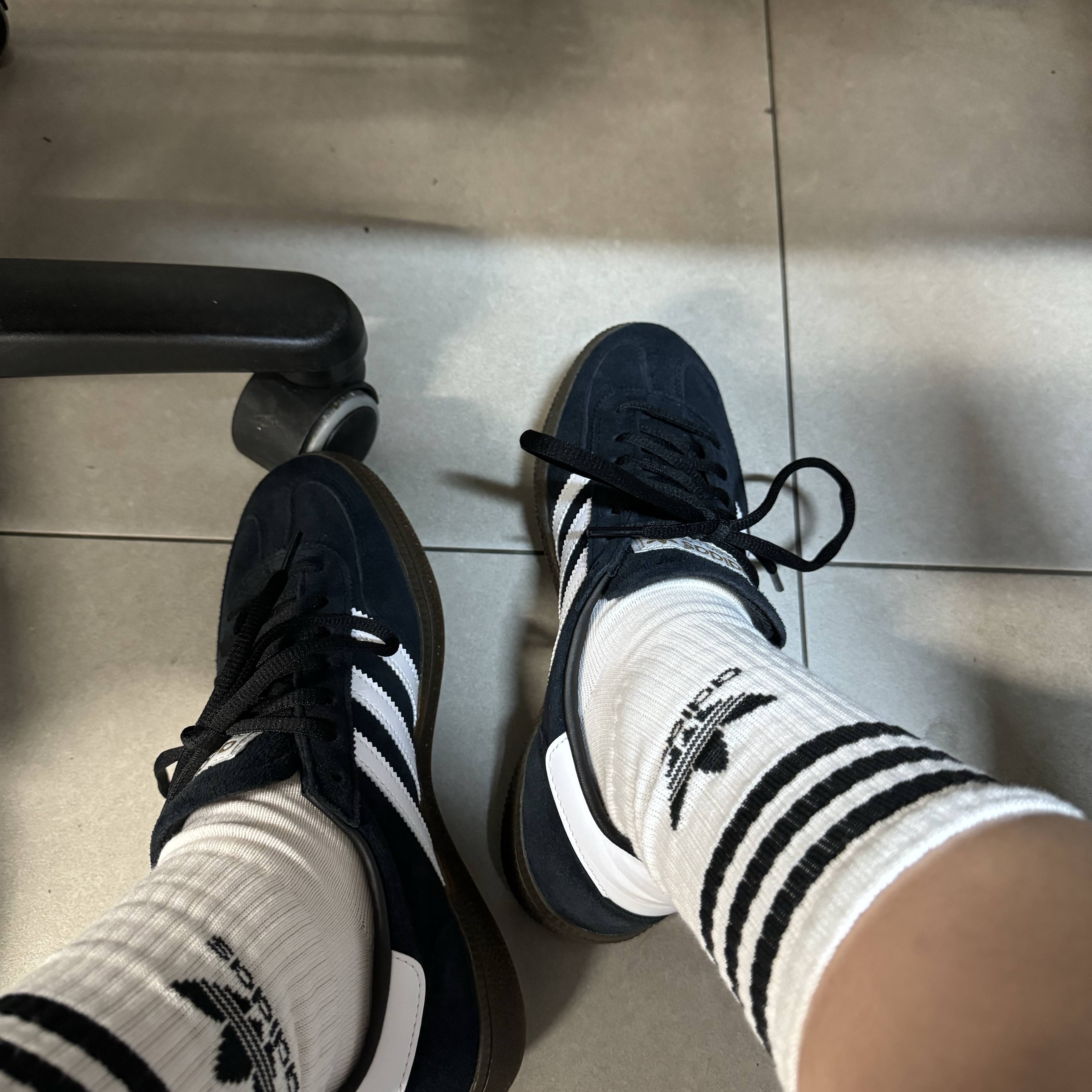 Adidas Spezial Handball Core Black 착용 스타일