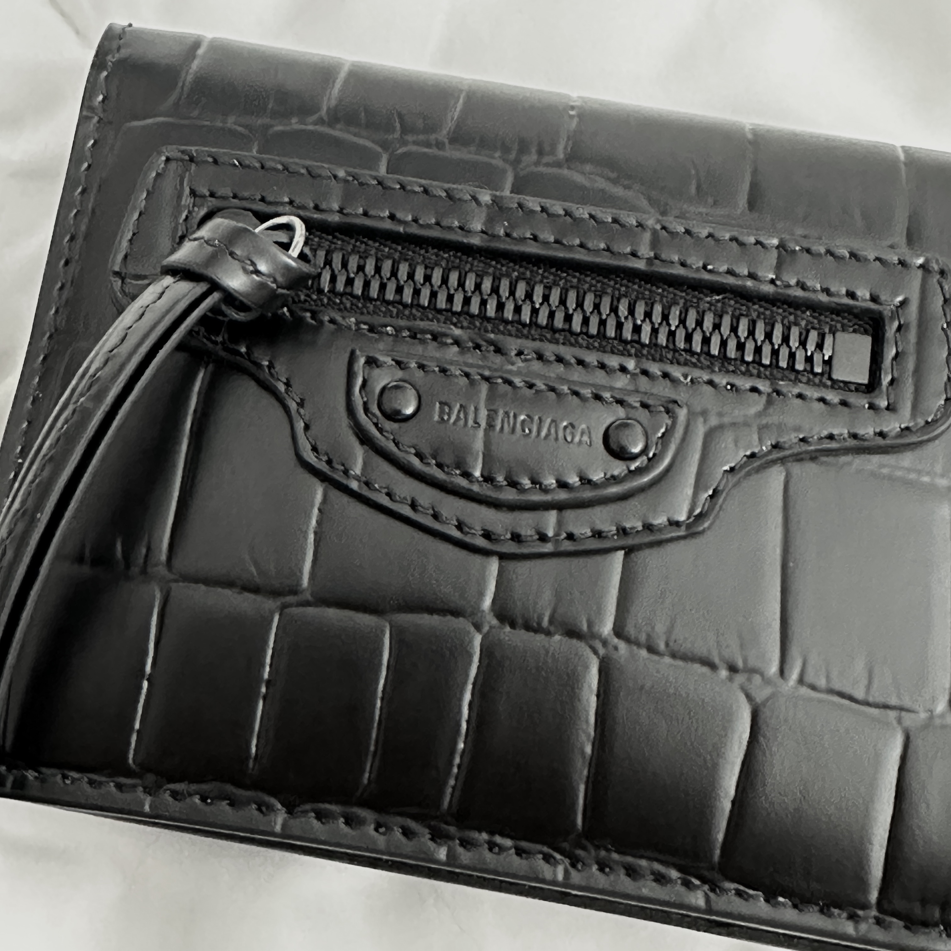 Balenciaga Neo Classic Wallet Black 착용 스타일 - 2