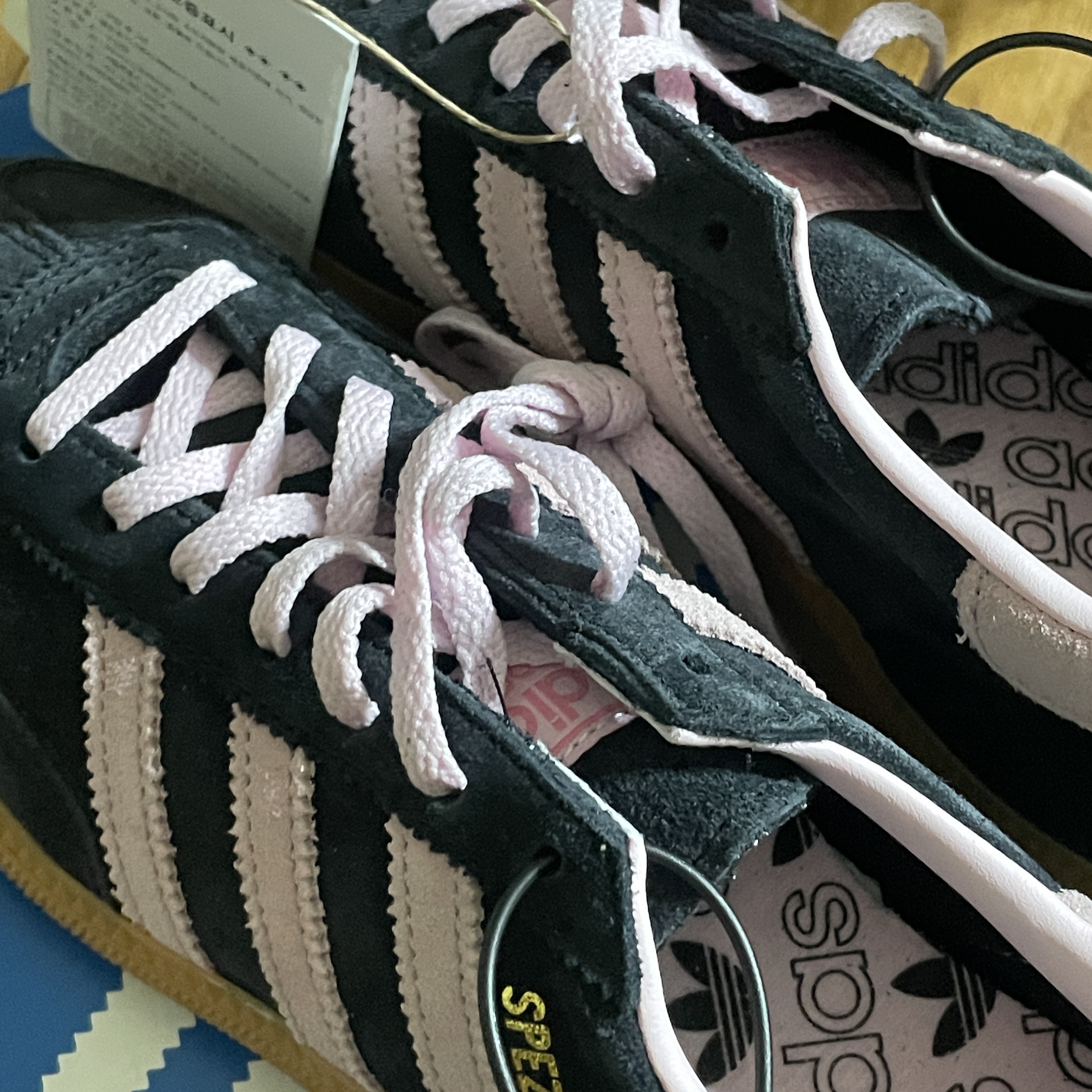 (W) Adidas Spezial Handball Core Black Clear Pink 착용 스타일