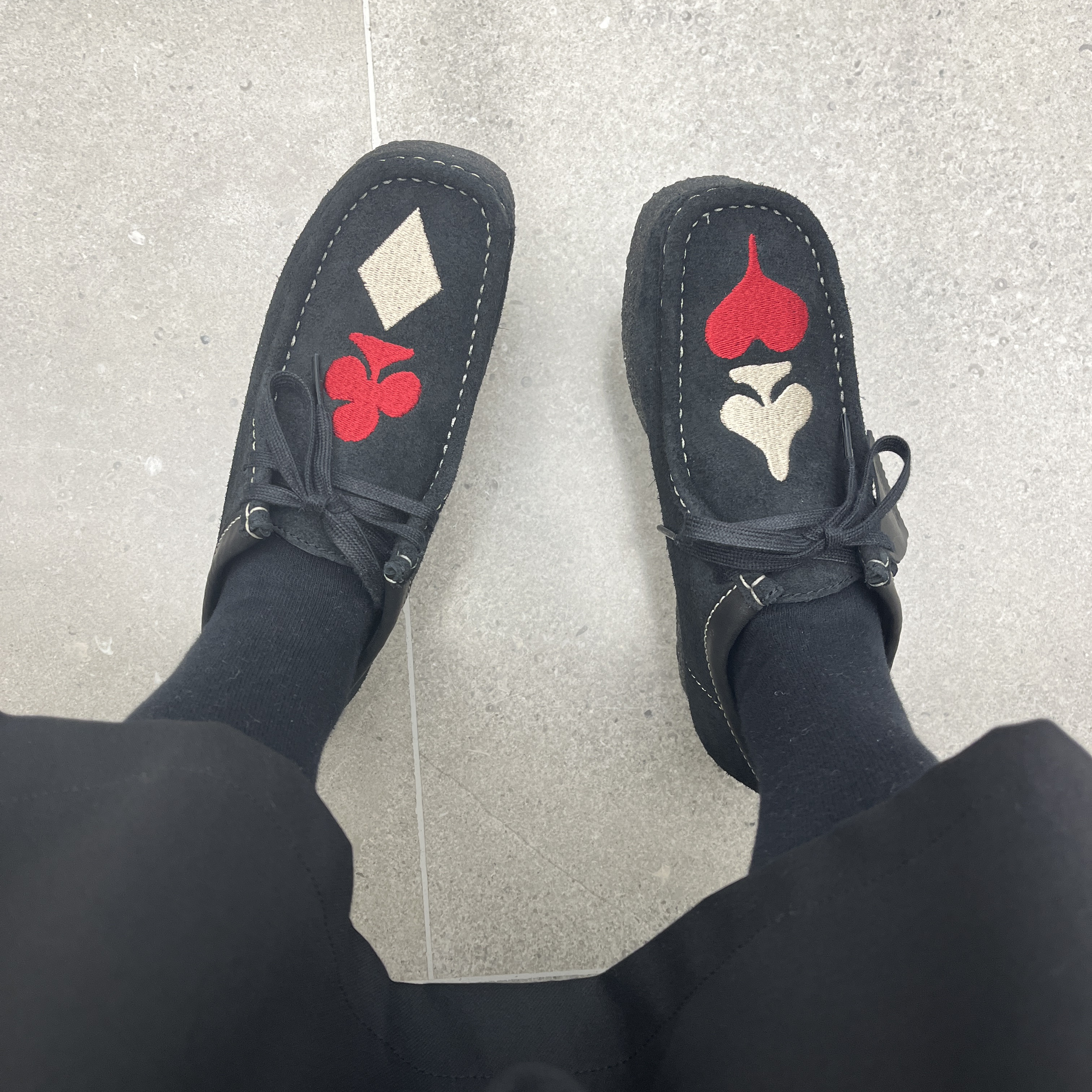 Clarks x Stussy Wallabee Black Suede 착용 스타일