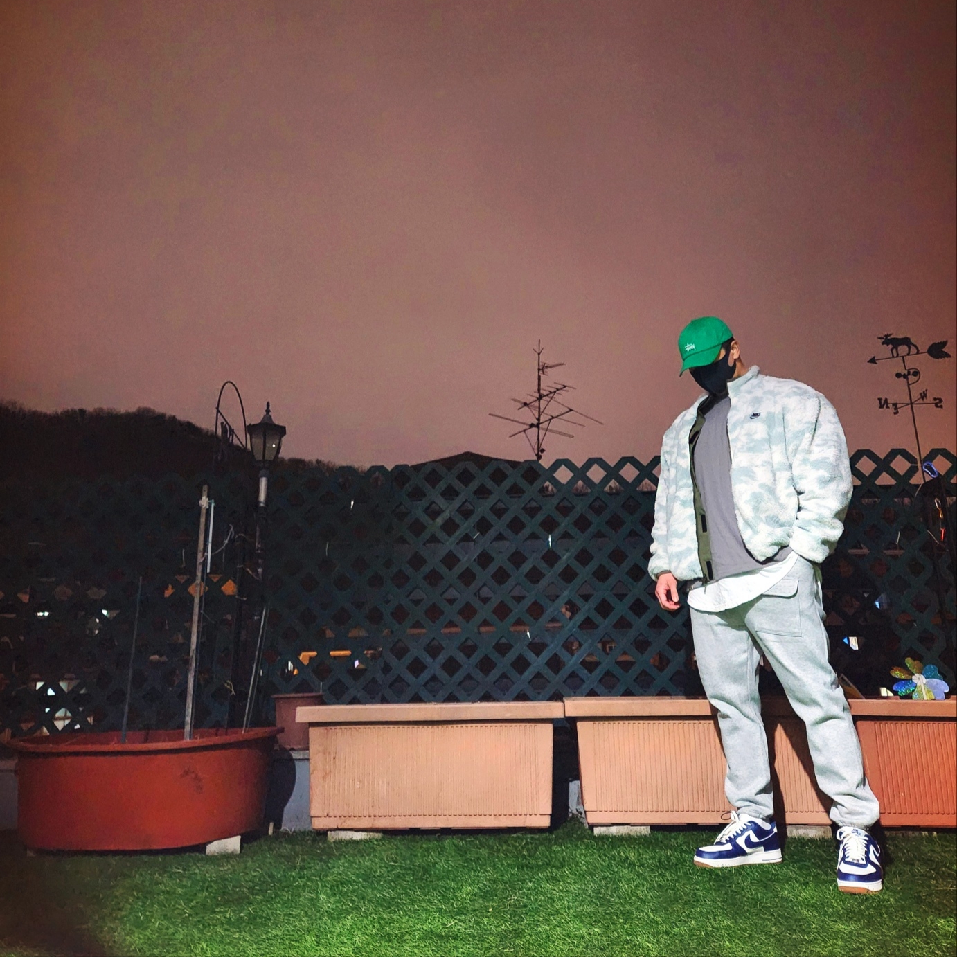 Stussy Basic Stock Low Pro Cap Green, Nike Air Force 1 '07 LV8 Midnight Navy 착용 스타일 - 1