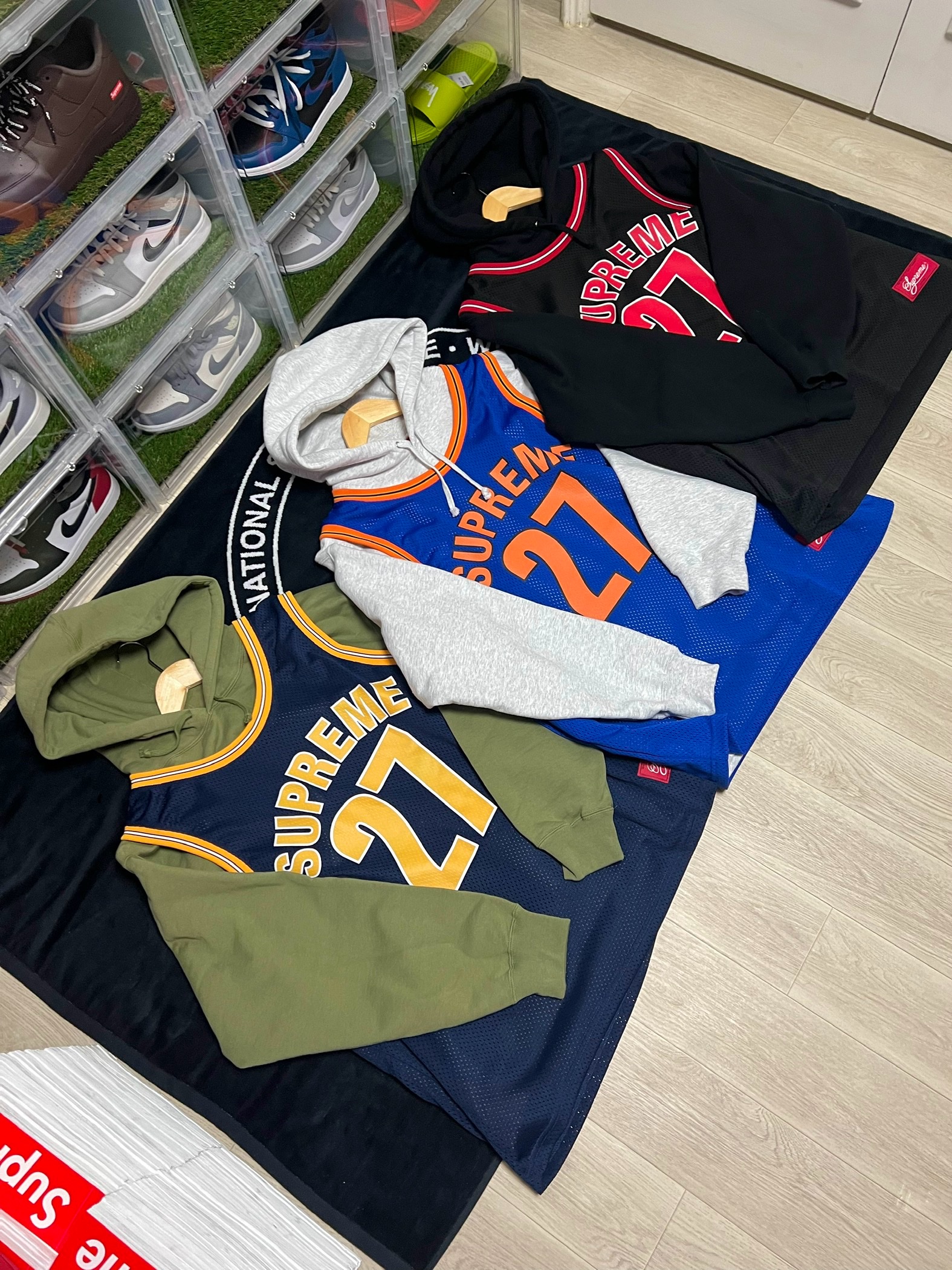 Supreme Basketball Jersey Hooded Sweatshirt Light Olive - 21SS, Supreme Basketball Jersey Hooded Sweatshirt Ash Grey - 21SS 착용 스타일