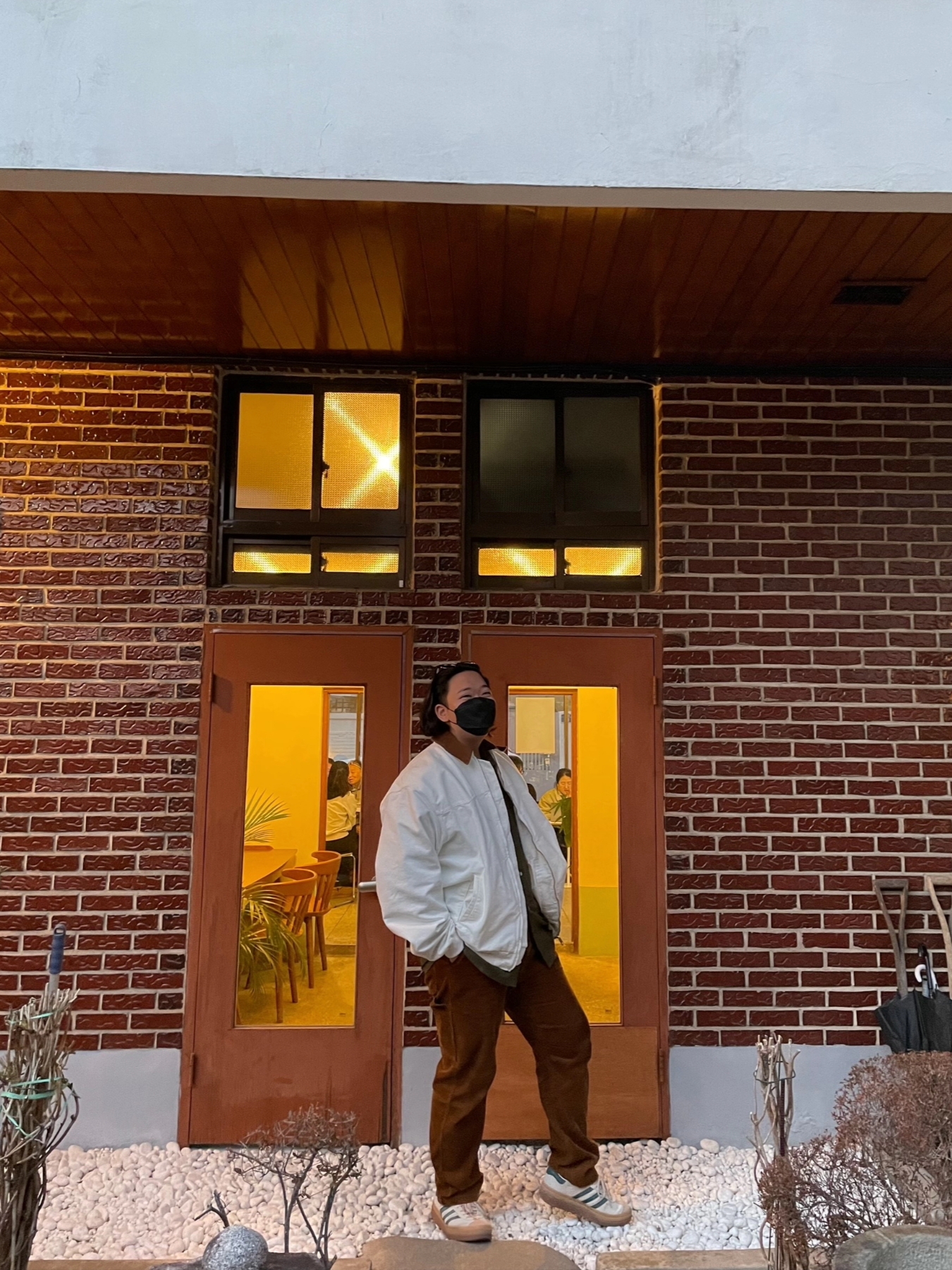 Carhartt WIP OG Santa Fe Jacket Salt Aged Canvas - Winter, Carhartt WIP Coventry Corduroy 8 Wales Single Knee Pants Tamarind 착용 스타일 - 3