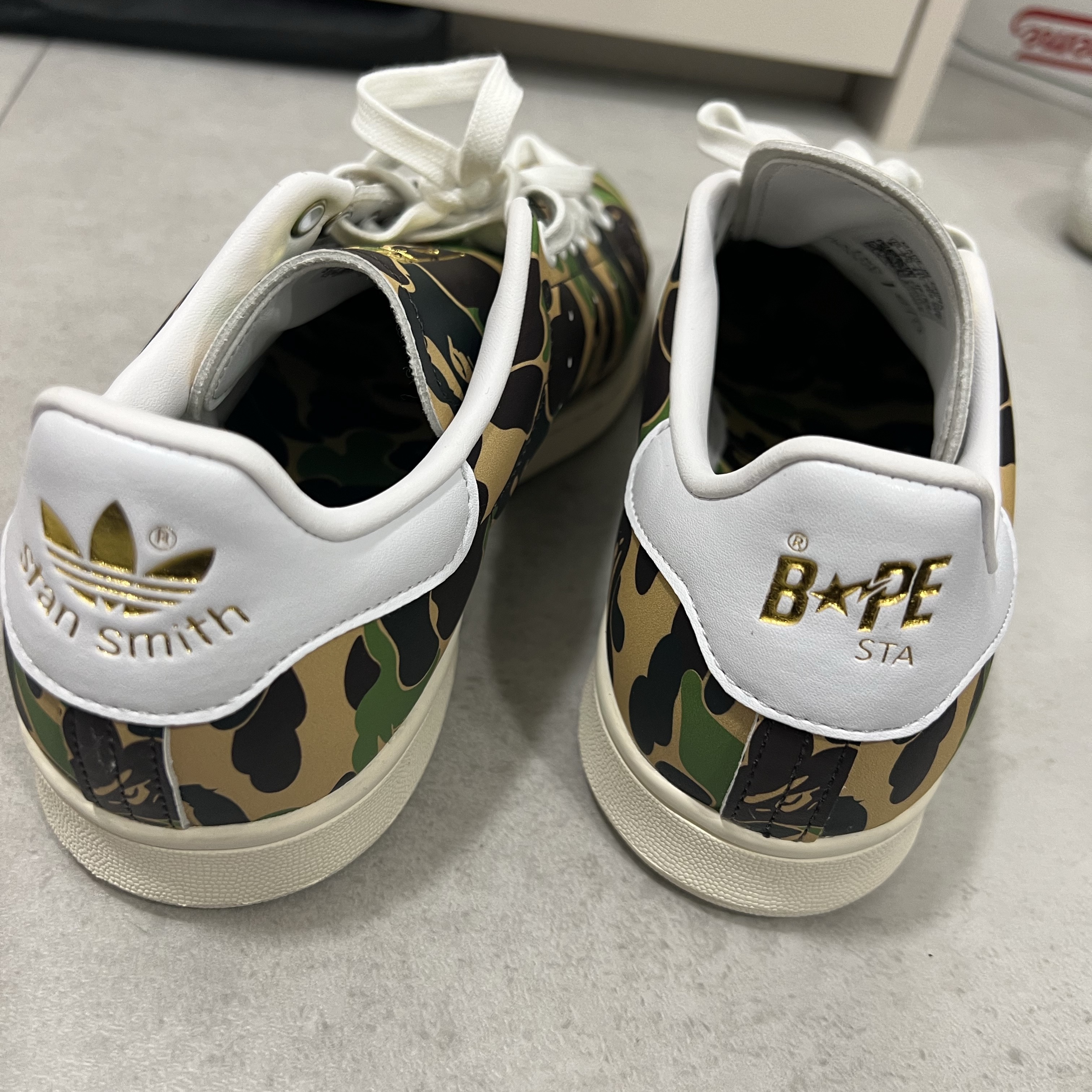 Adidas x BAPE Stan Smith Cloud White 착용 스타일 - 1