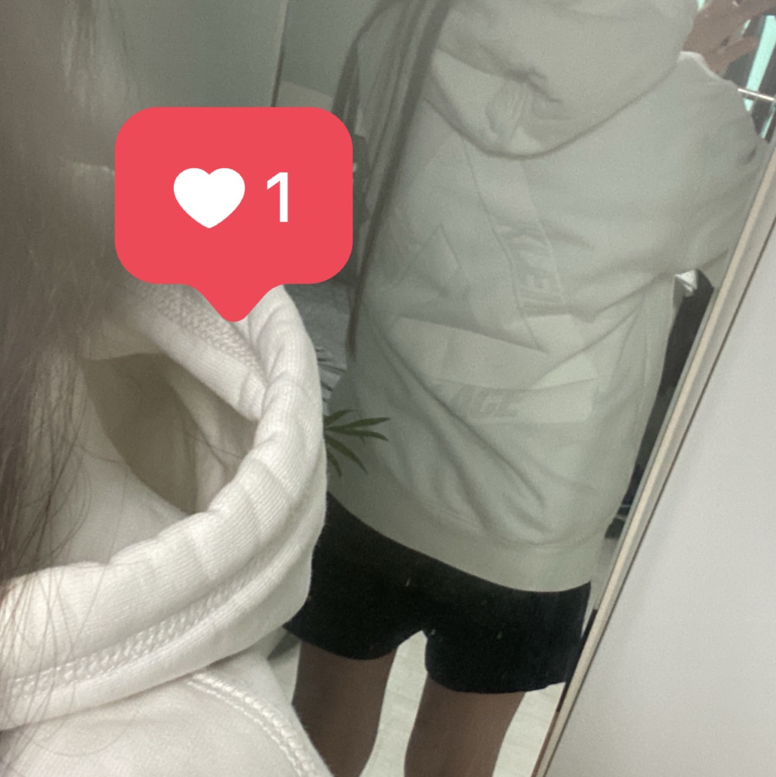팔라스 x CK1 트라이퍼그 후드 화이트 - 22SS 착용 스타일 - 2