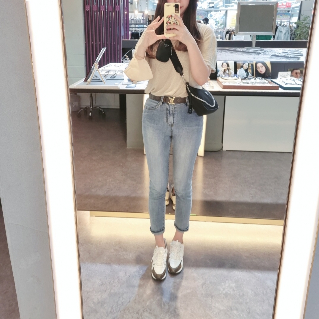 Louis Vuitton LV Initials 40mm Reversible Belt Monogram Canvas Black, (W) Louis Vuitton Run Away Sneakers Monogram Black 착용 스타일