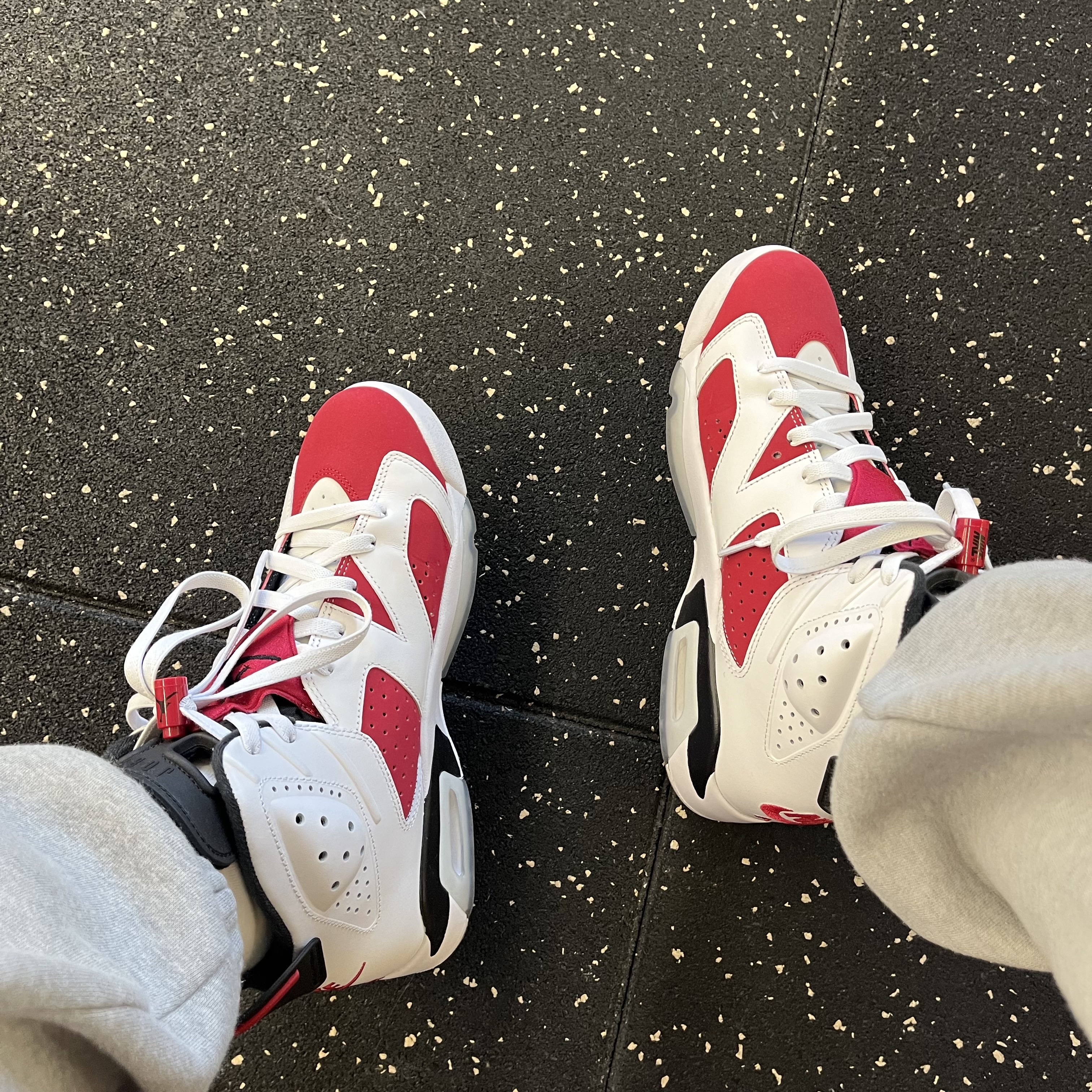 Jordan 6 Retro Carmine 2021 착용 스타일