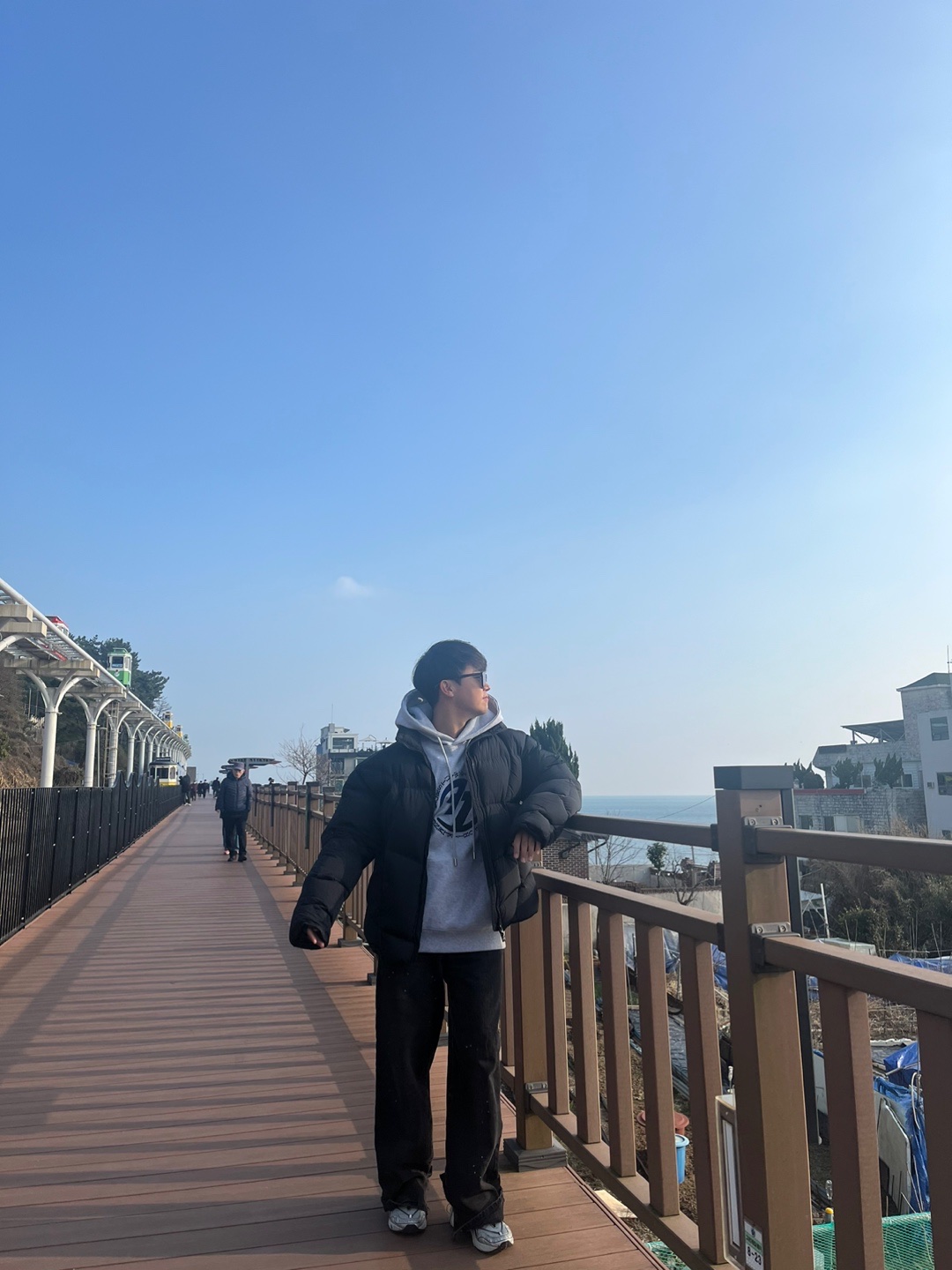 Zara x Ader Error Puffer Jacket Black, Zara x Ader Error Slit Jeans Black 착용 스타일 - 2
