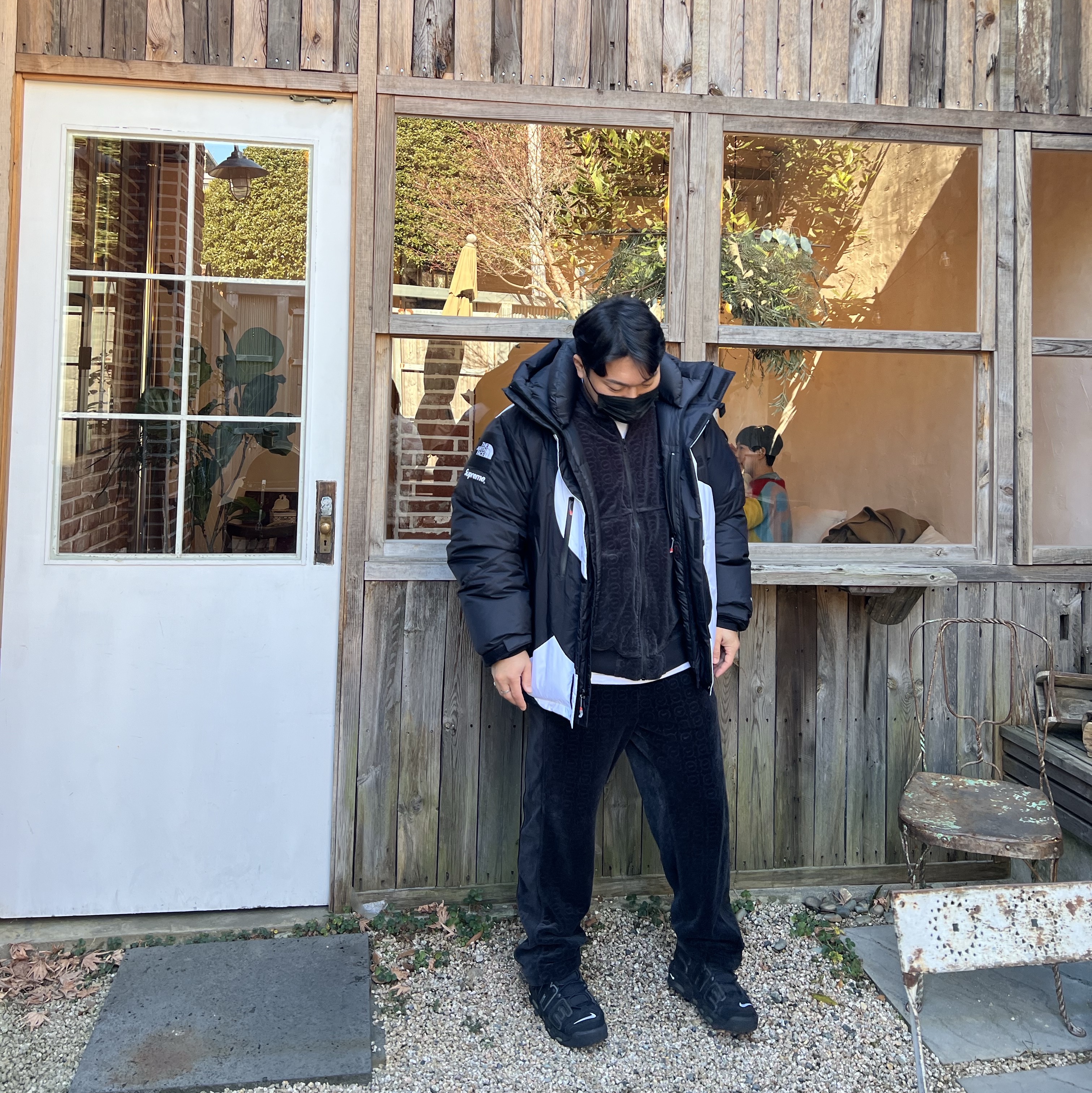 Supreme x The North Face S Logo Summit Series Himalayan Parka Black - 20FW, Supreme x Nike Velour Track Jacket Black - 21SS 착용 스타일