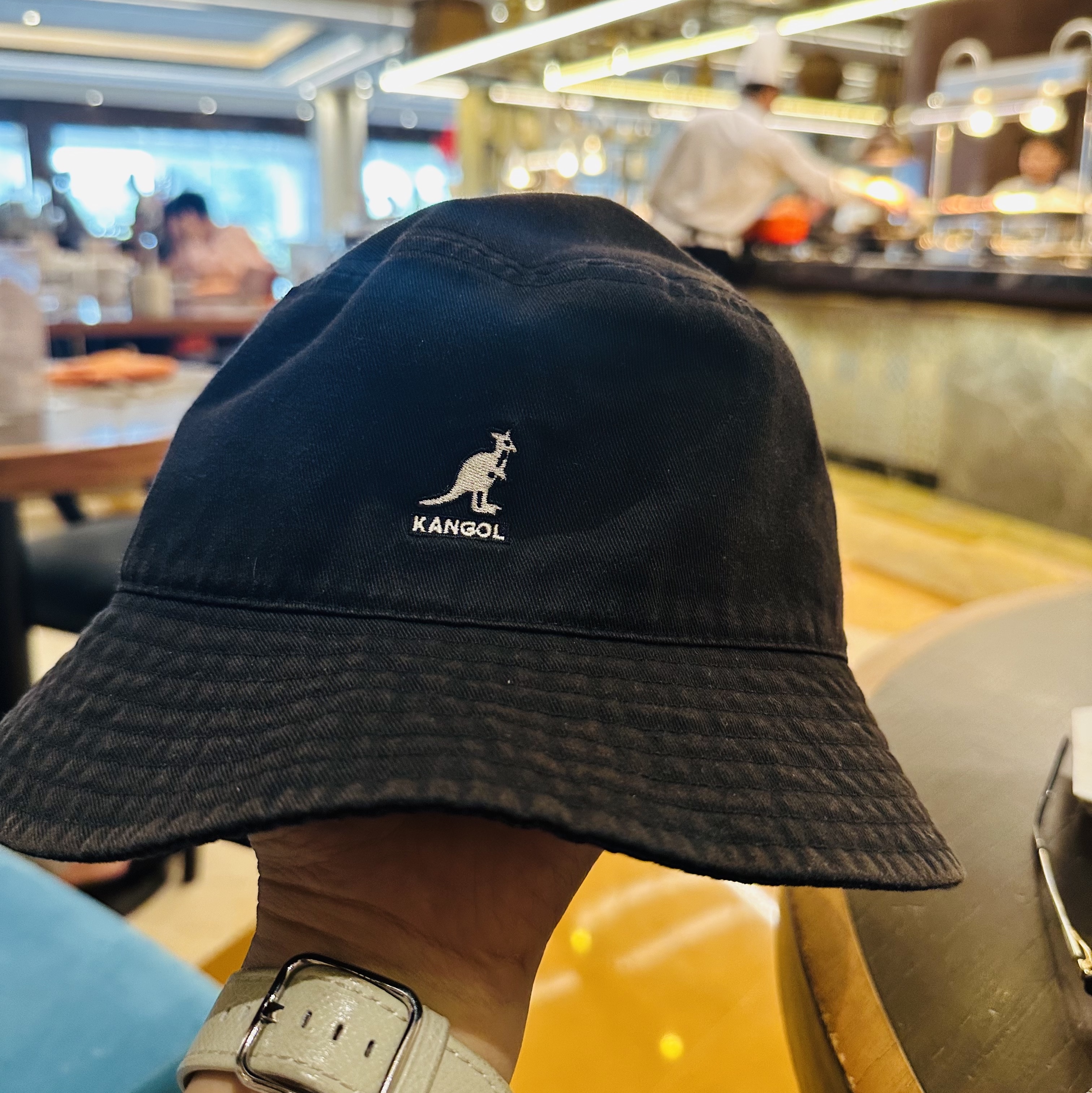 Kangol Washed Bucket Hat Black 착용 스타일
