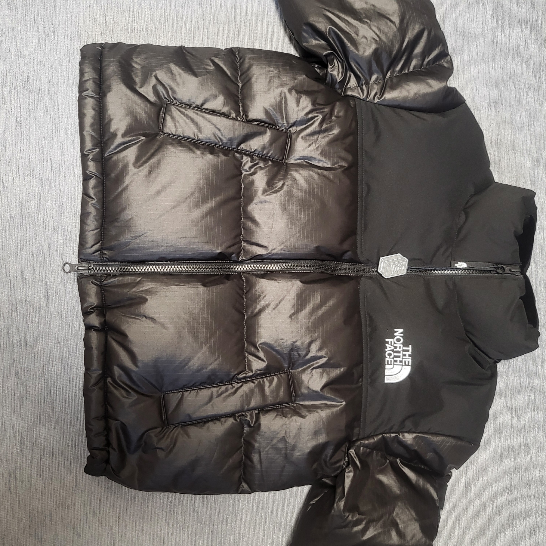 (W) The North Face White Label Novelty Nuptse Down Jacket Real Black 착용 스타일