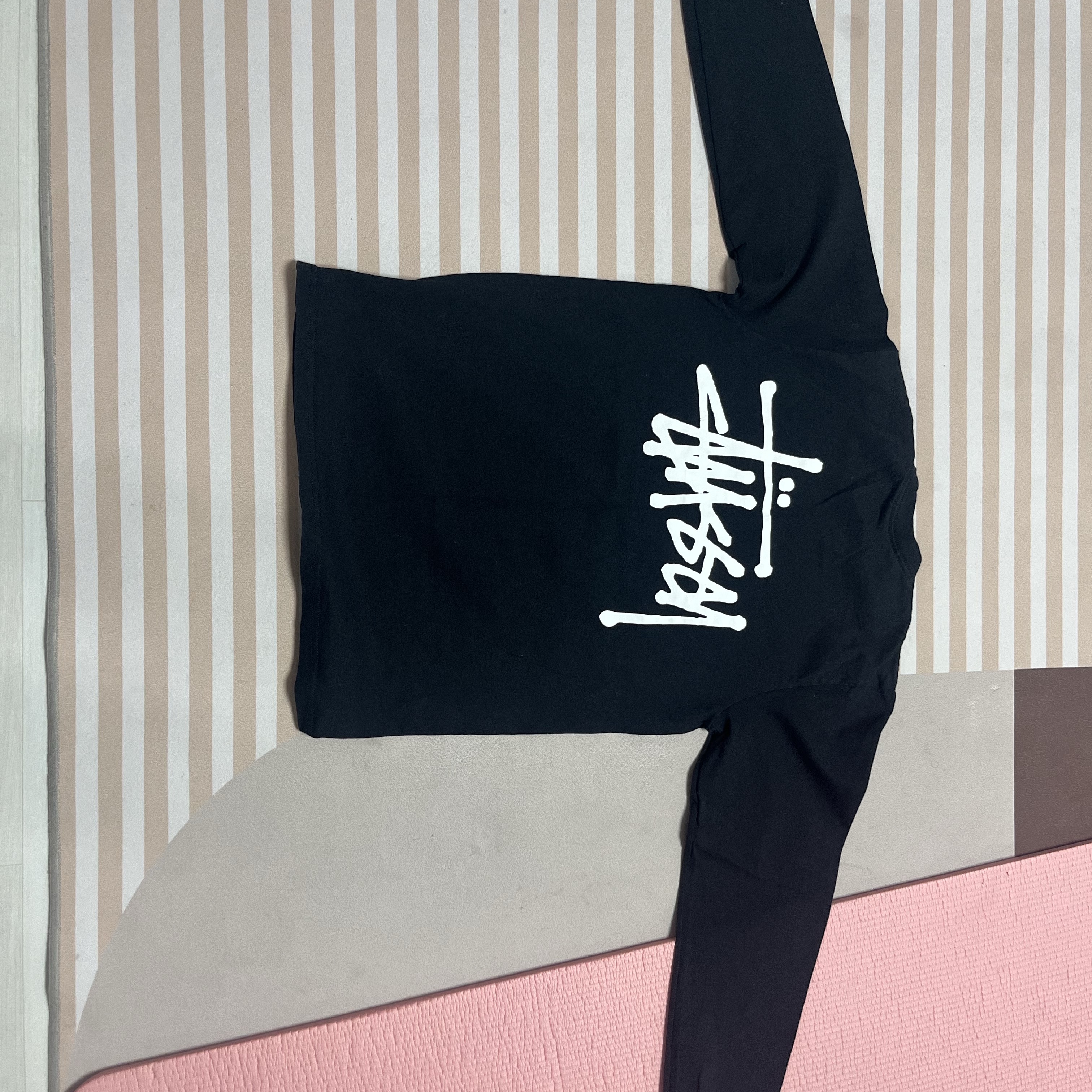Stussy Basic Stussy LS T-Shirt Black 2022 착용 스타일 - 1