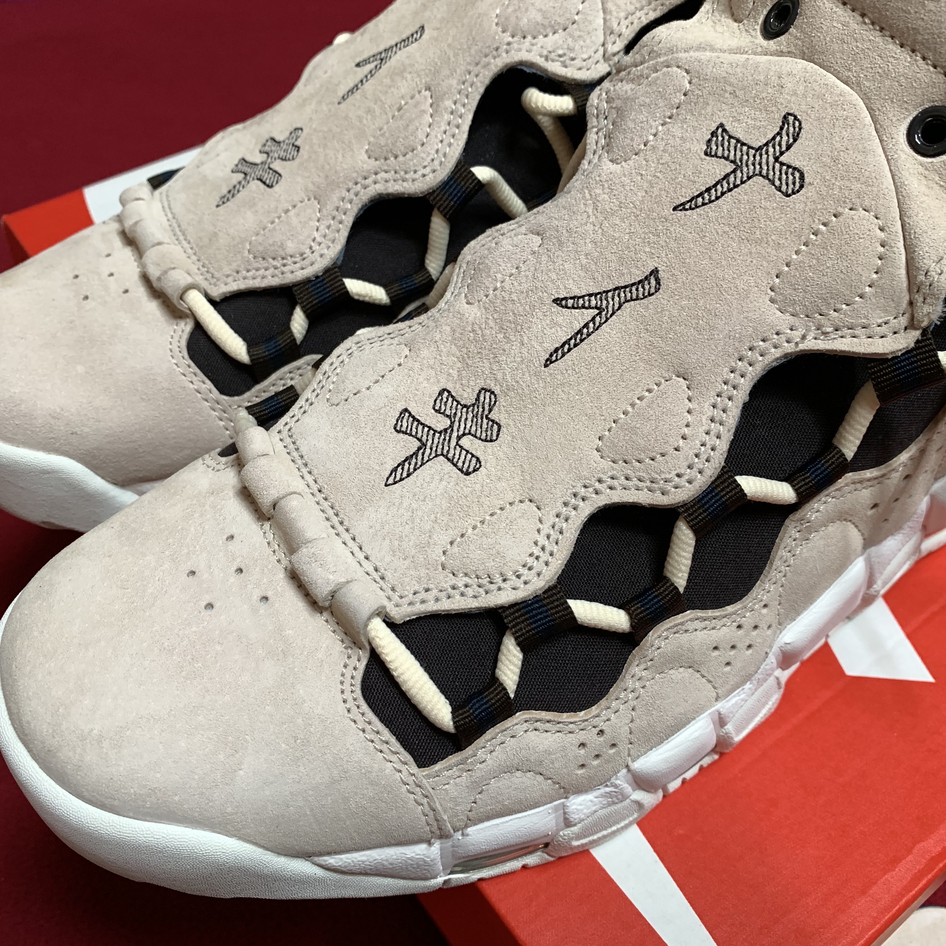 Nike Air More Money Currency Pack (Japan) 착용 스타일 - 1