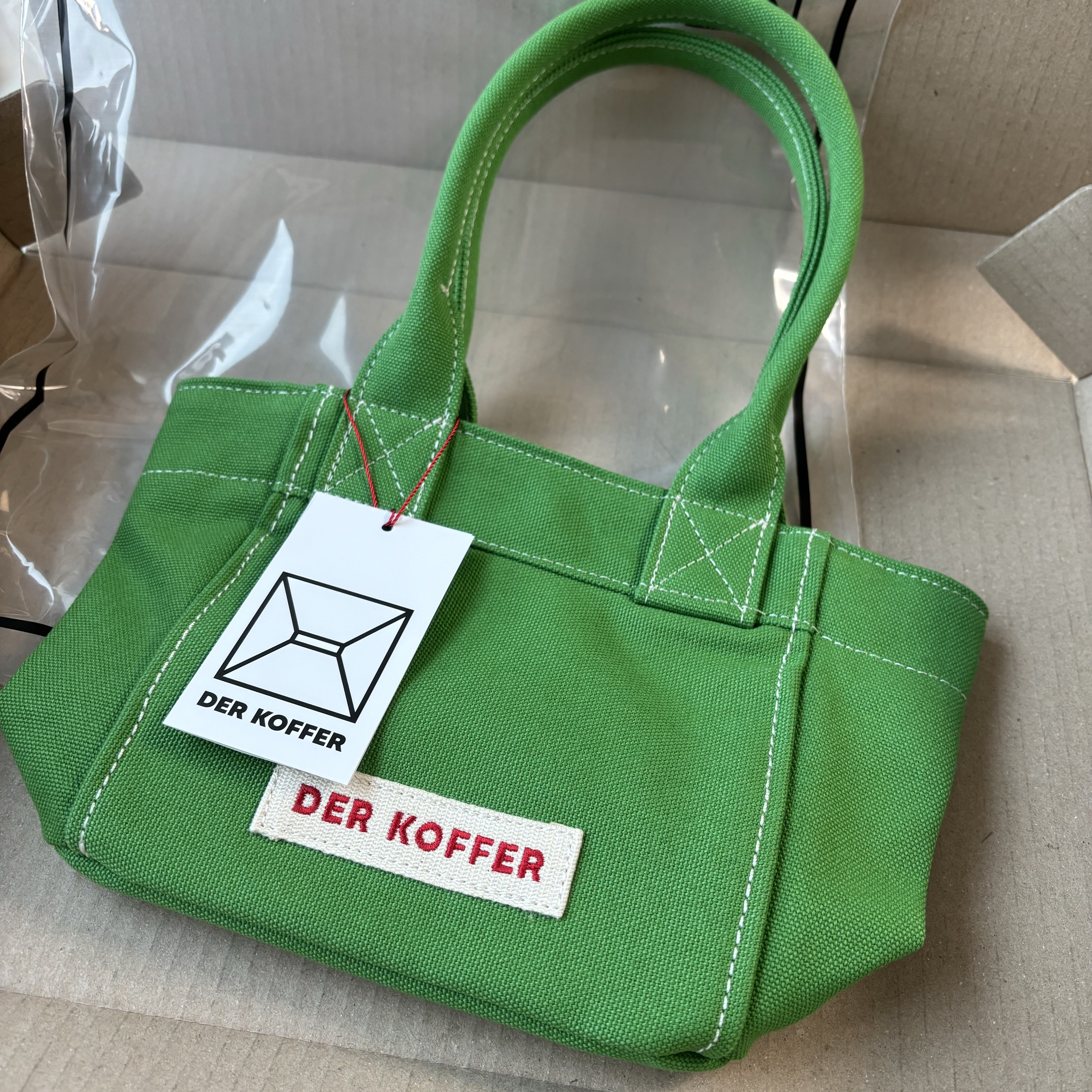 Der Koffer Shopper Canvas Mini Bag Green Spring 착용 스타일