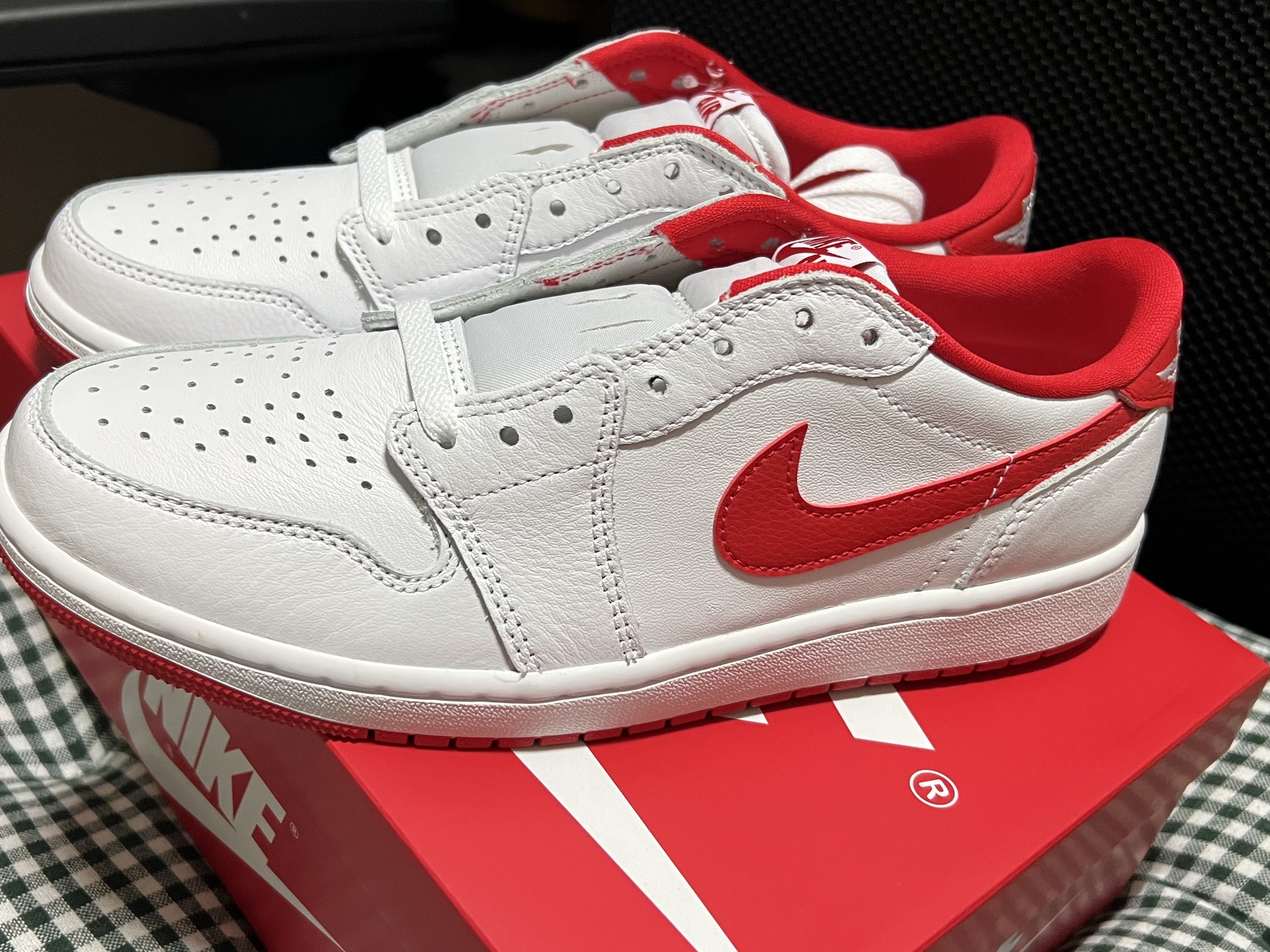 Jordan 1 Retro Low OG University Red 착용 스타일
