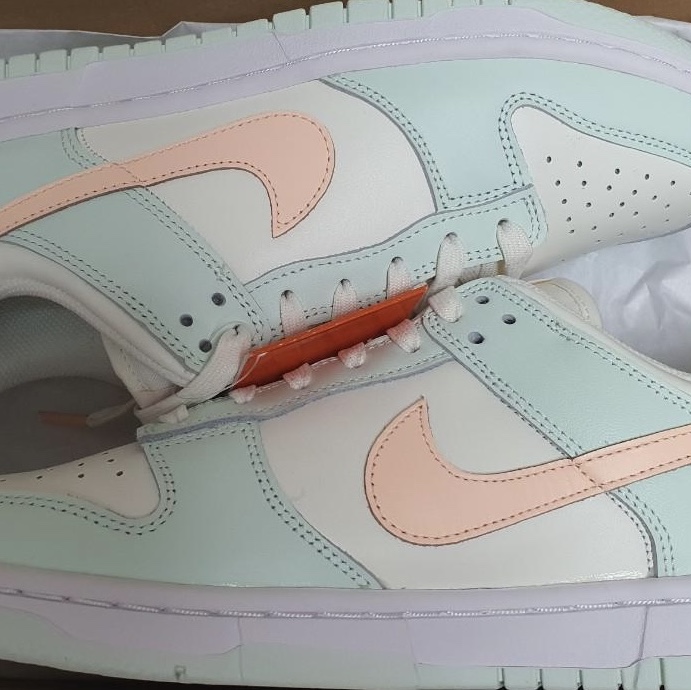 (W) Nike Dunk Low Barely Green 착용 스타일