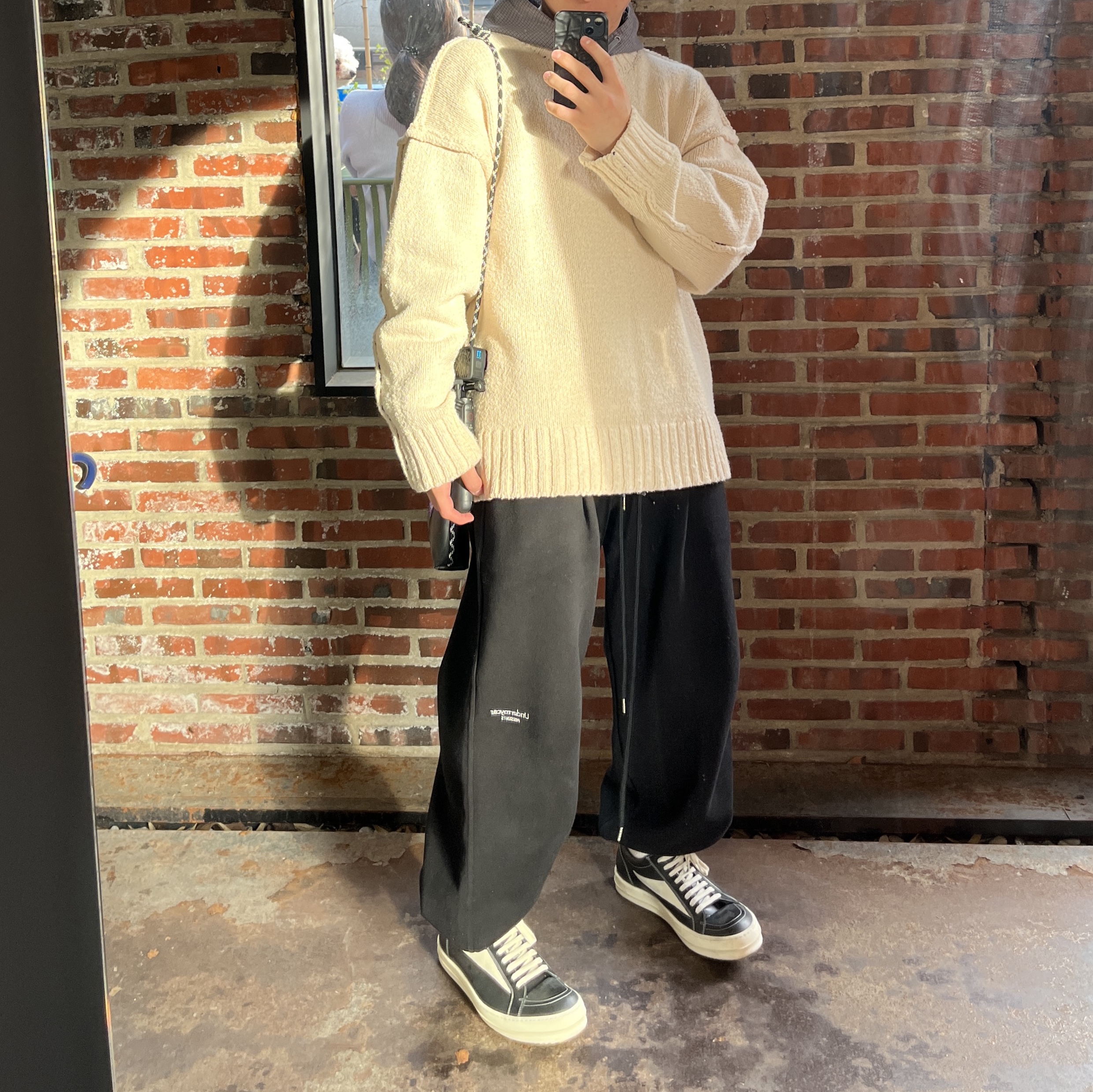 Undermycar Mu.03 Anti Fxxking Logo Play Oversized Sweat Jogger Black, Rick Owens Vintage Sneaks Black Milk 착용 스타일