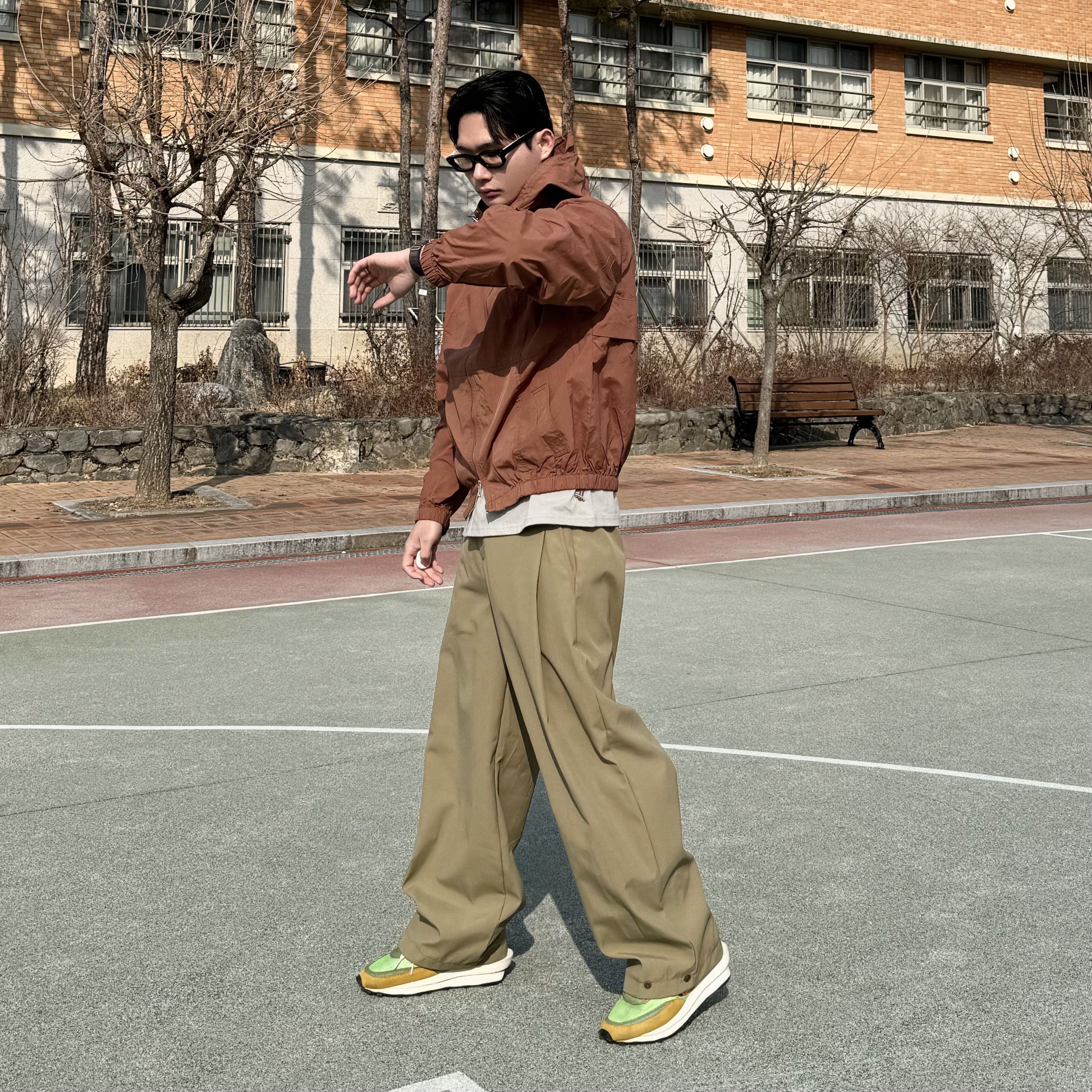 Nike x Sacai LDWaffle Green Multi 착용 스타일 - 2