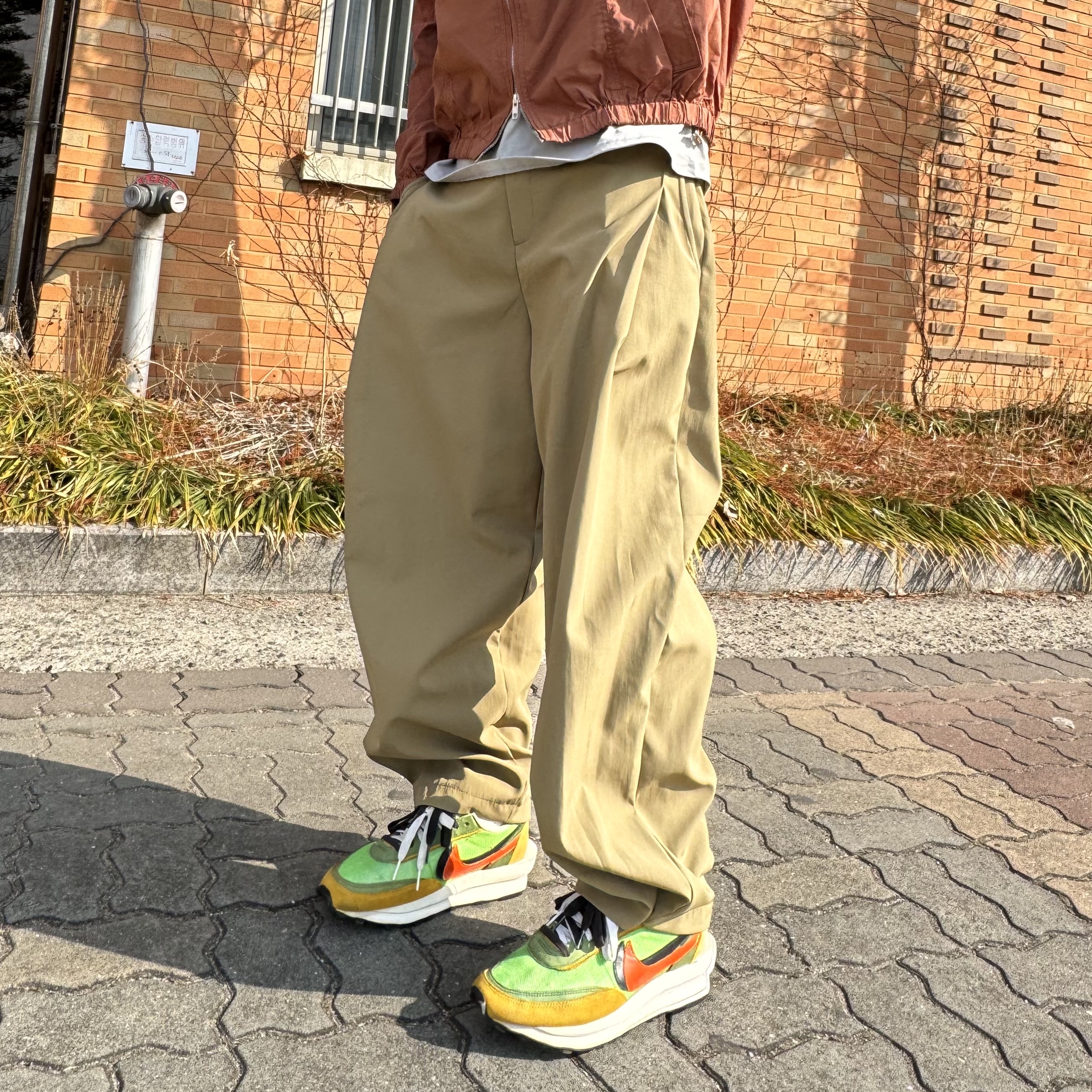 Nike x Sacai LDWaffle Green Multi 착용 스타일 - 1
