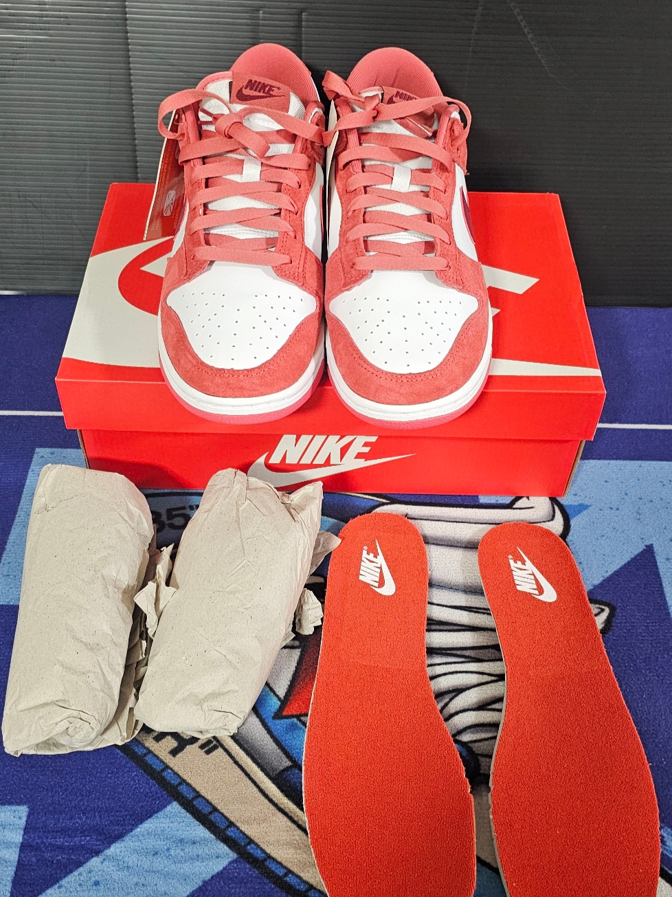(W) Nike Dunk Low Valentine Day White Adobe 착용 스타일 - 1