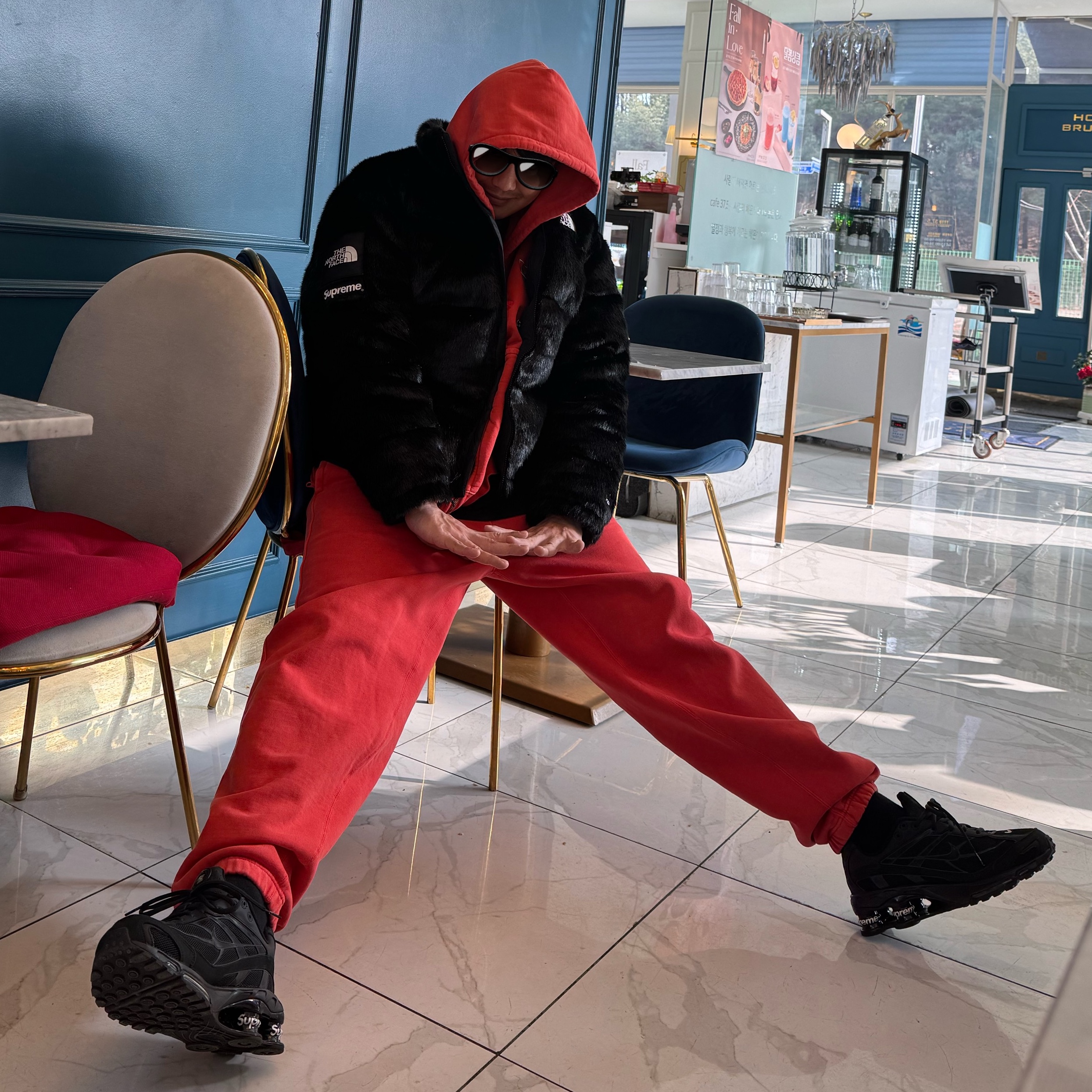 Supreme x The North Face Faux Fur Nuptse Jacket Black - 20FW, Nike x Supreme Shox Ride 2 SP Black 착용 스타일