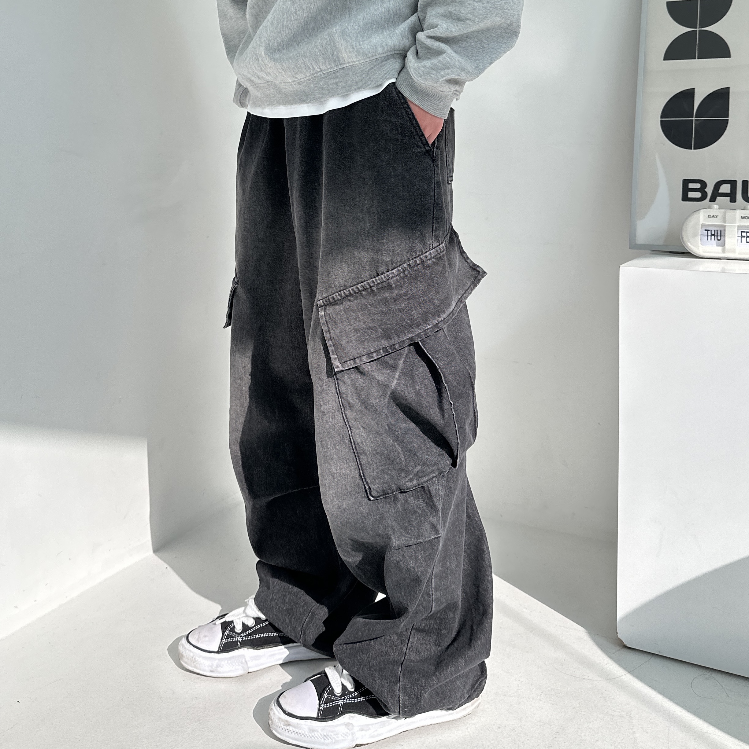 Maison Mihara Yasuhiro Peterson OG Sole Canvas Low Sneakers Black, Stussy Relaxed Oversized Crew Grey Heather 착용 스타일 - 2