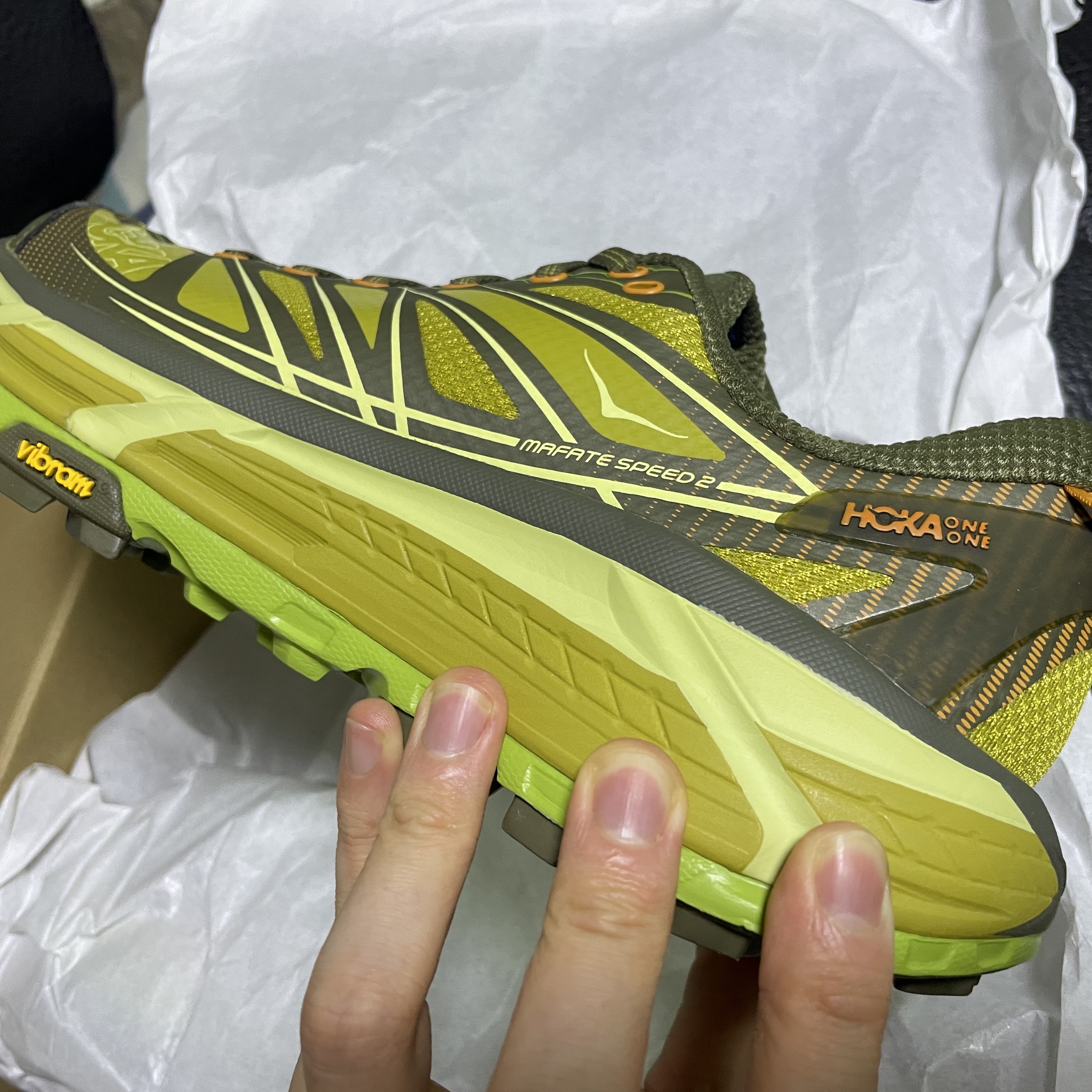 Hoka Mafate Speed 2 Dark Olive Golden Lichen 착용 스타일