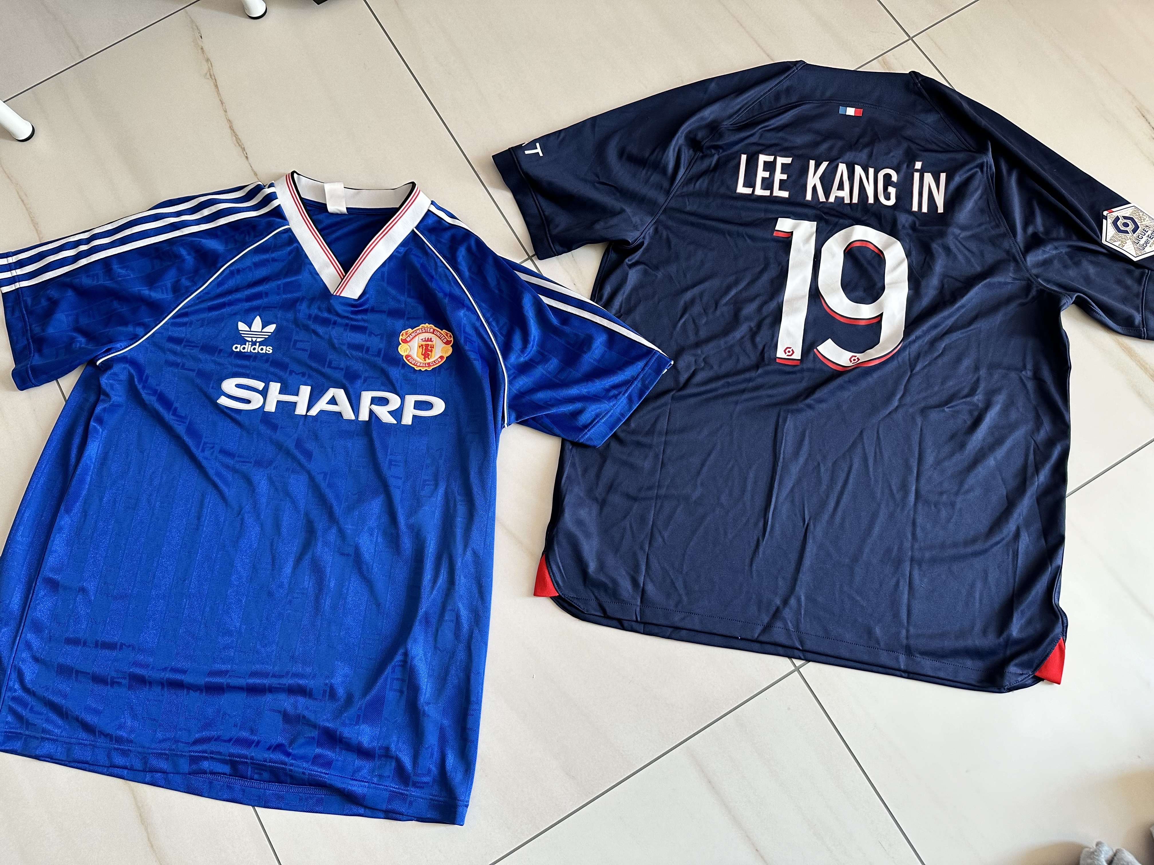 Adidas Manchester United 1988/90 Jersey Collegiate Royal - US Sizing 착용 스타일