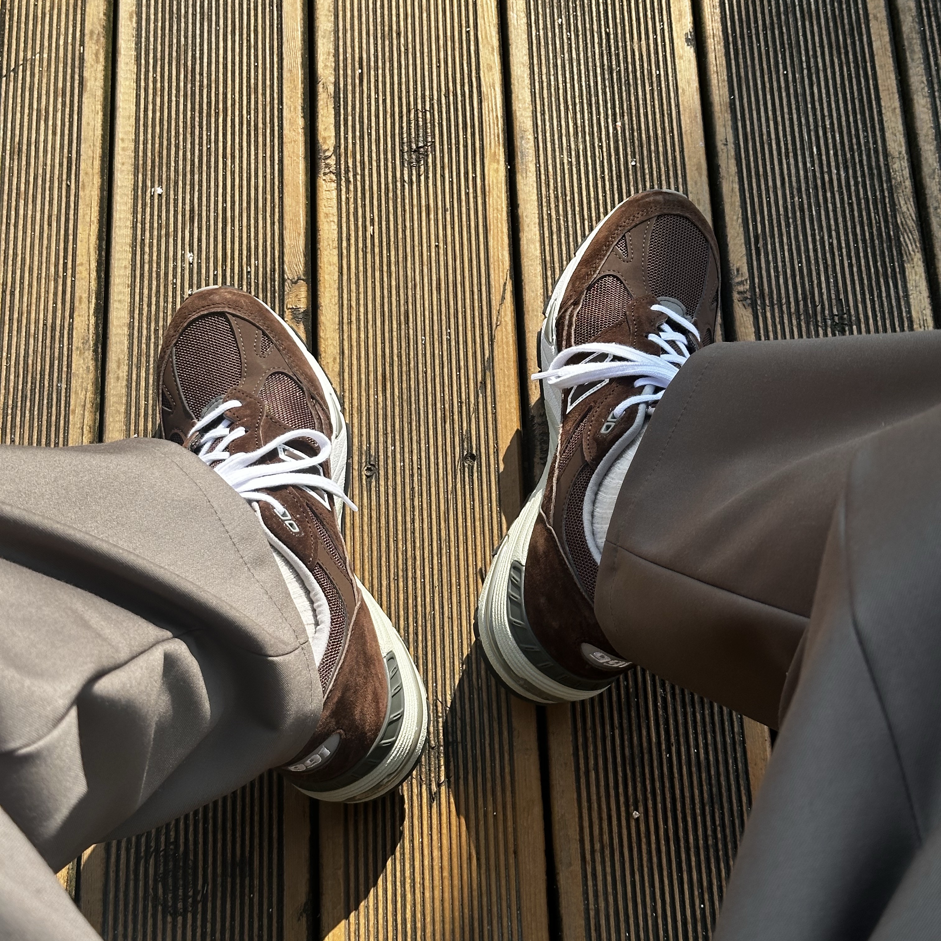 (W) New Balance 991 Made in UK Mocha Brown 착용 스타일