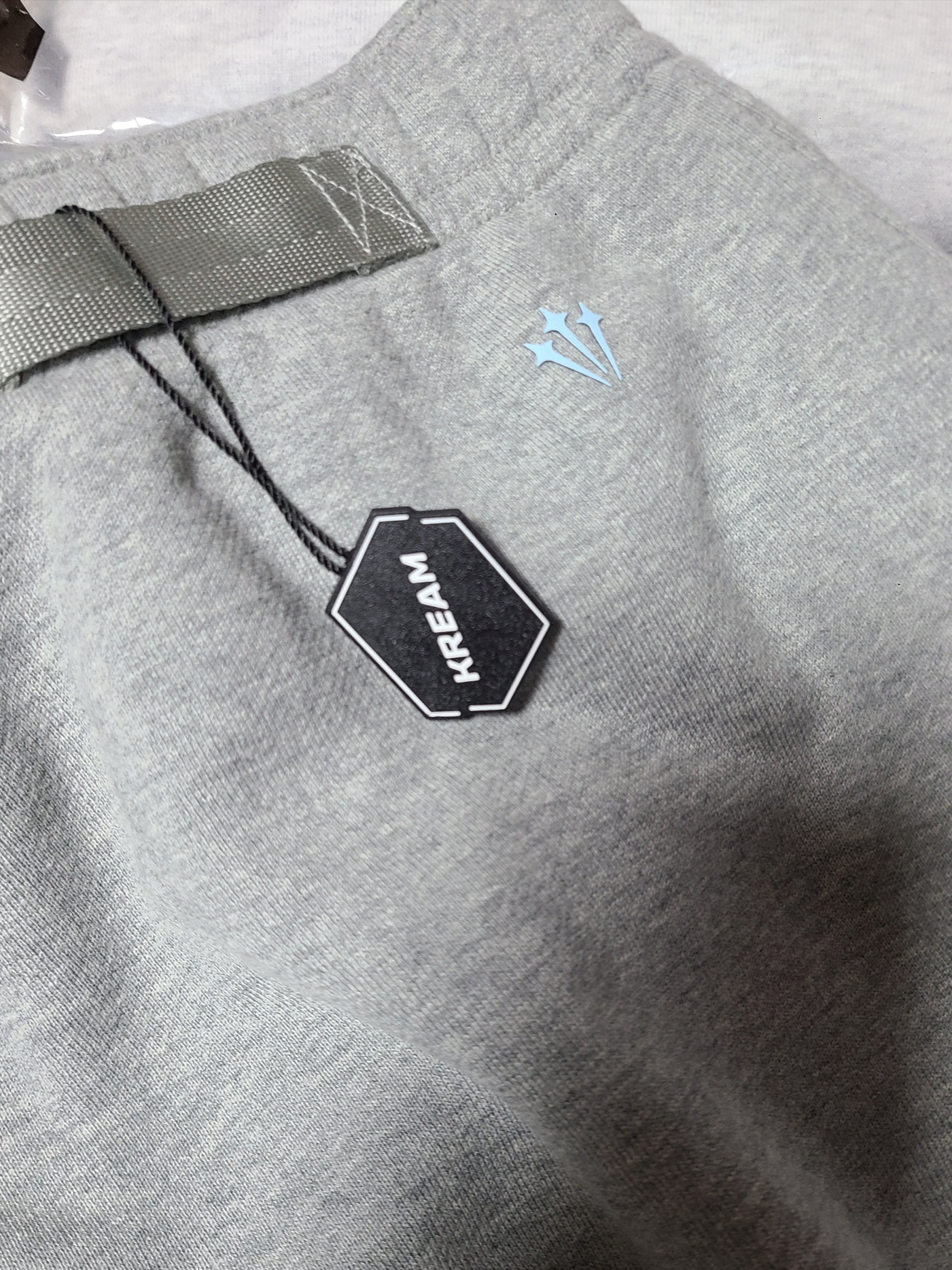 Nike x Drake Nocta NRG Fleece Sweatpants Dark Grey Heather 착용 스타일 - 5