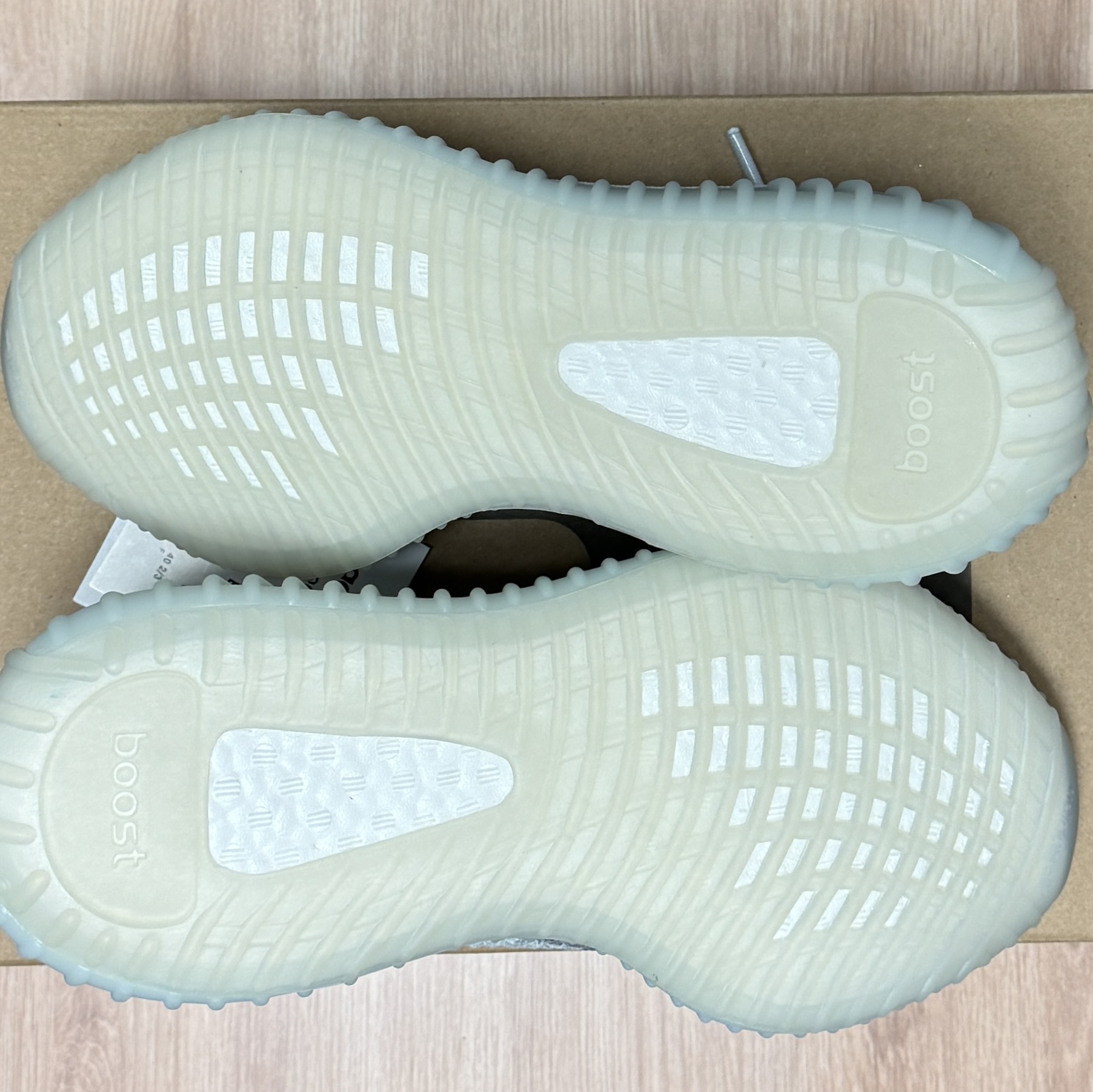 Adidas Yeezy Boost 350 V2 Blue Tint 2017 착용 스타일