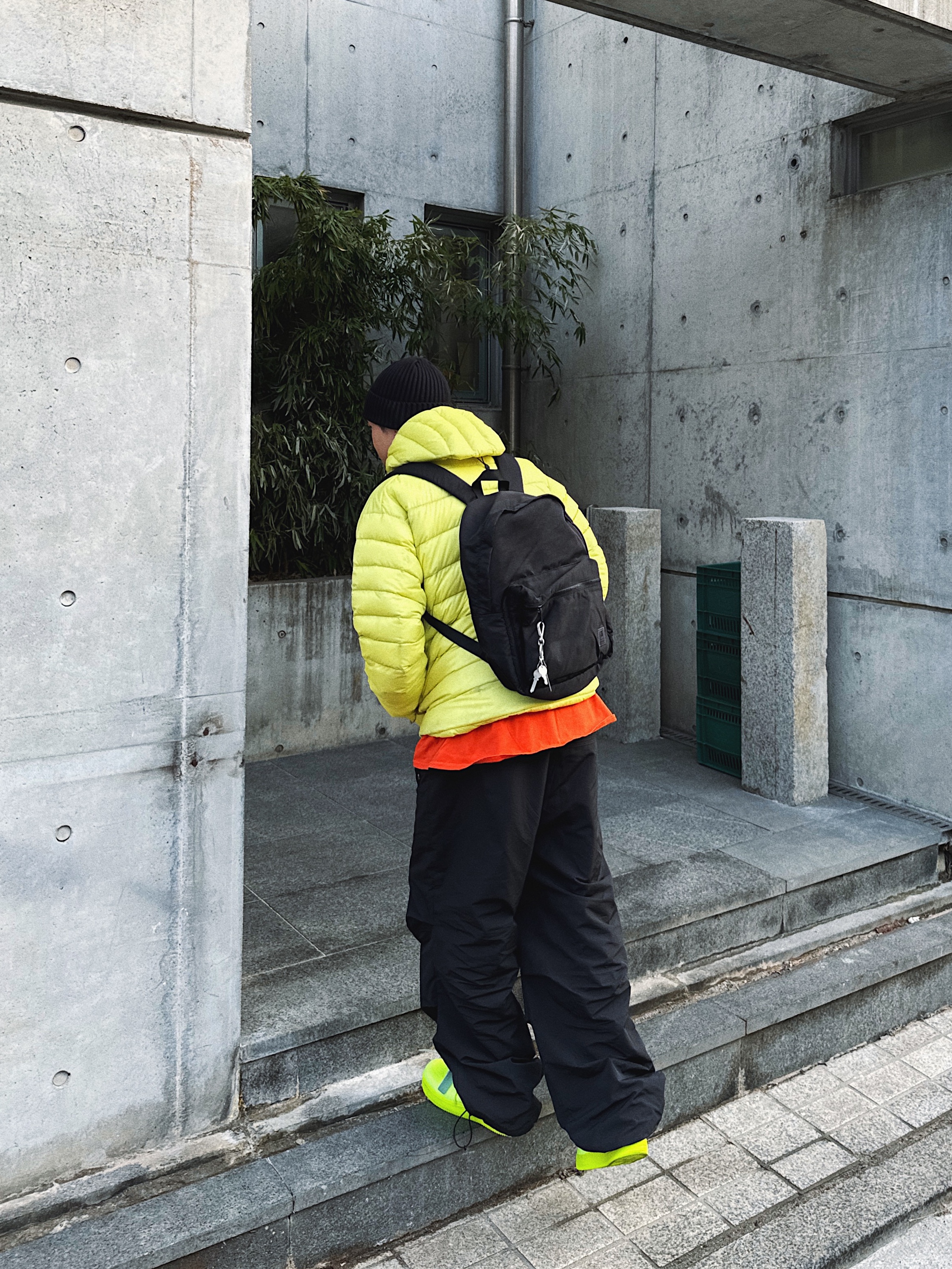 Arc'teryx Cerium Hoody Oracle, Supreme Overdyed Beanie Black 착용 스타일 - 2