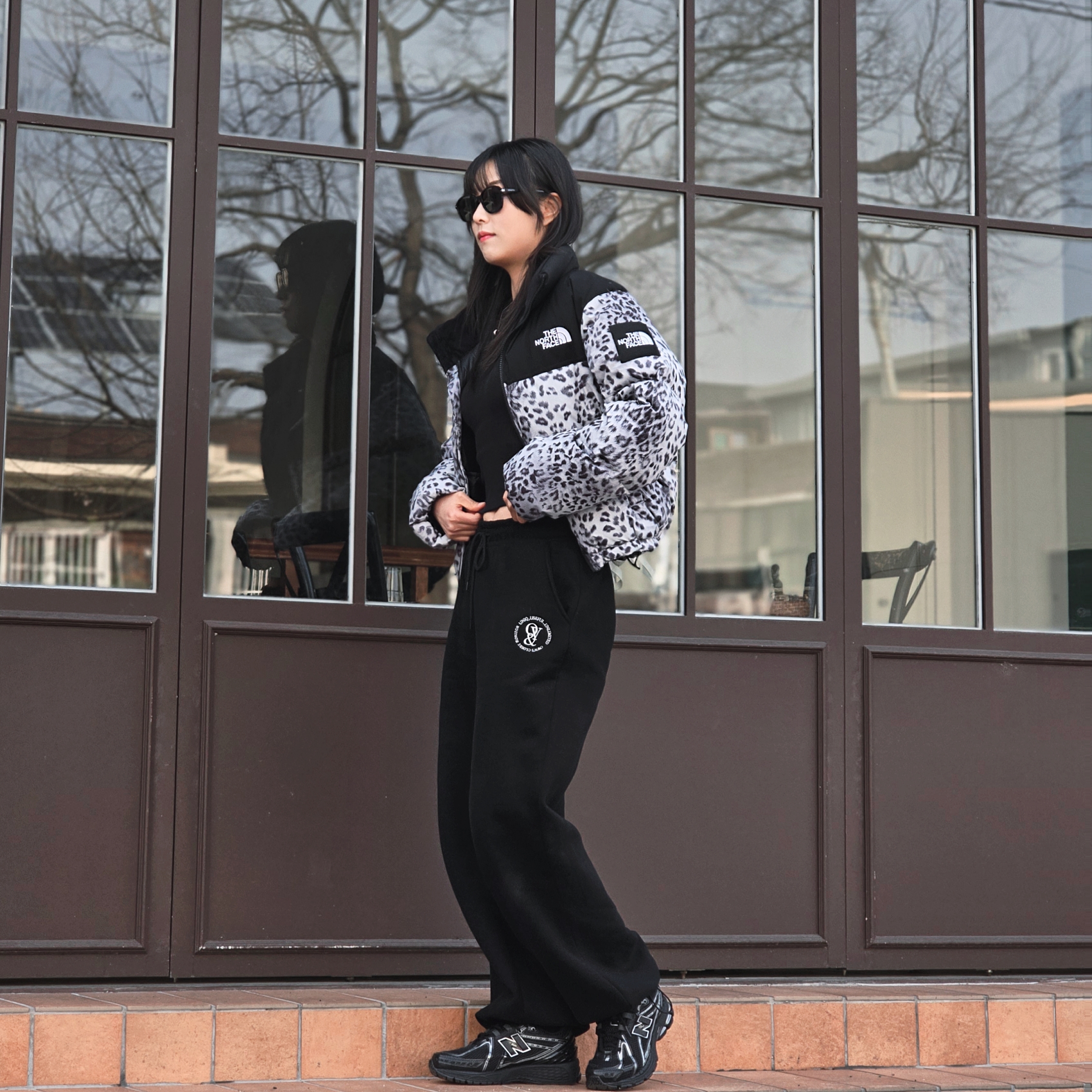 New Balance 1906R Black Silver Metallic, (W) The North Face White Label Novelty Nuptse Down Jacket P Silver 착용 스타일 - 1