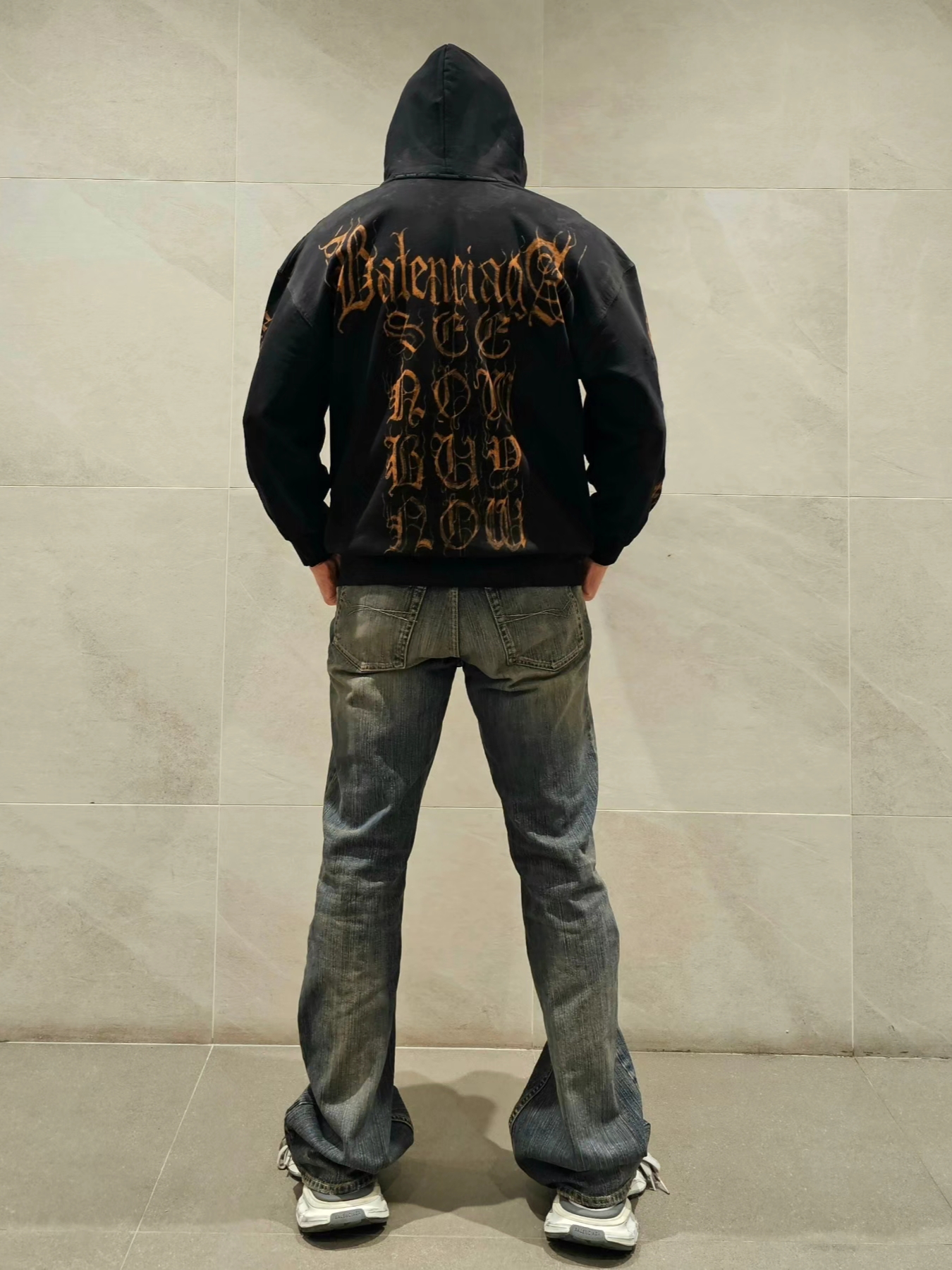 Balenciaga Heavy Metal Zip-Up Hoodie Small Fit Black Faded, Balenciaga Bootcut Pants Light Blue 착용 스타일 - 4