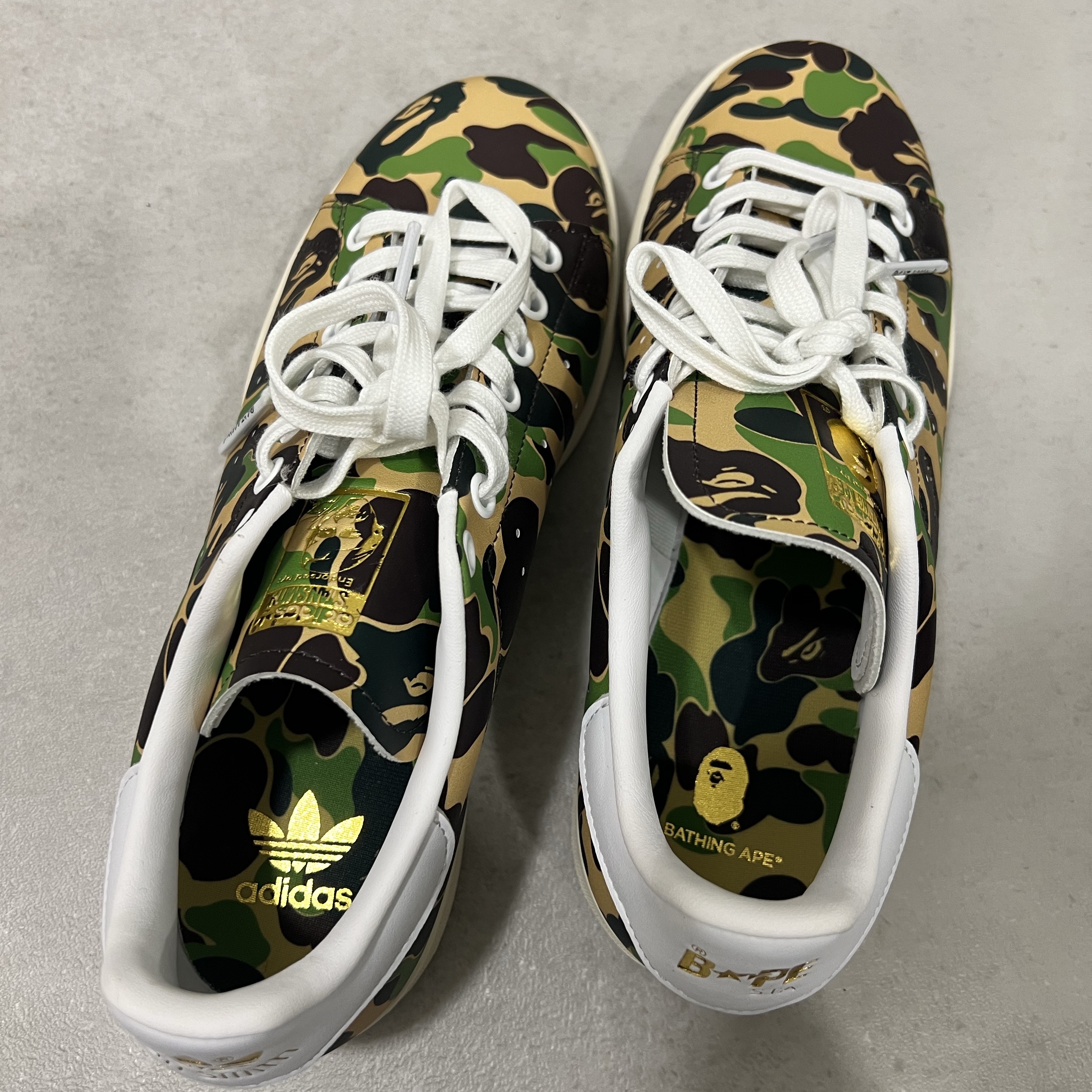 Adidas x BAPE Stan Smith Cloud White 착용 스타일 - 2