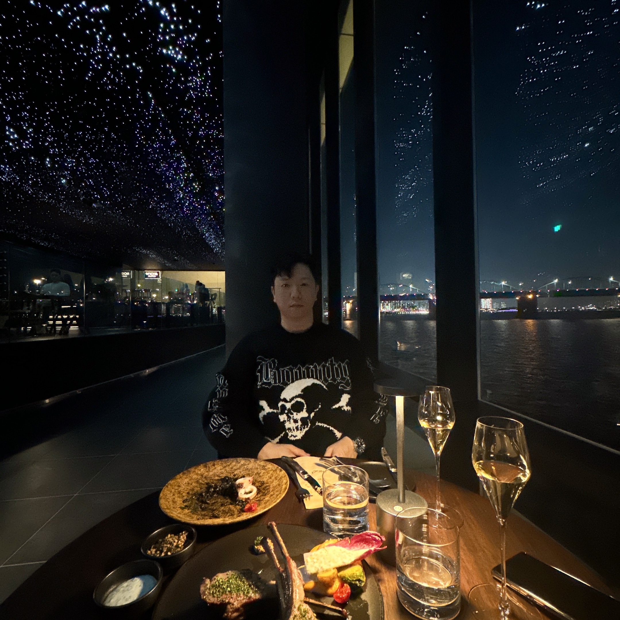Supreme x Bounty Hunter Sweater Black - 23FW 착용 스타일