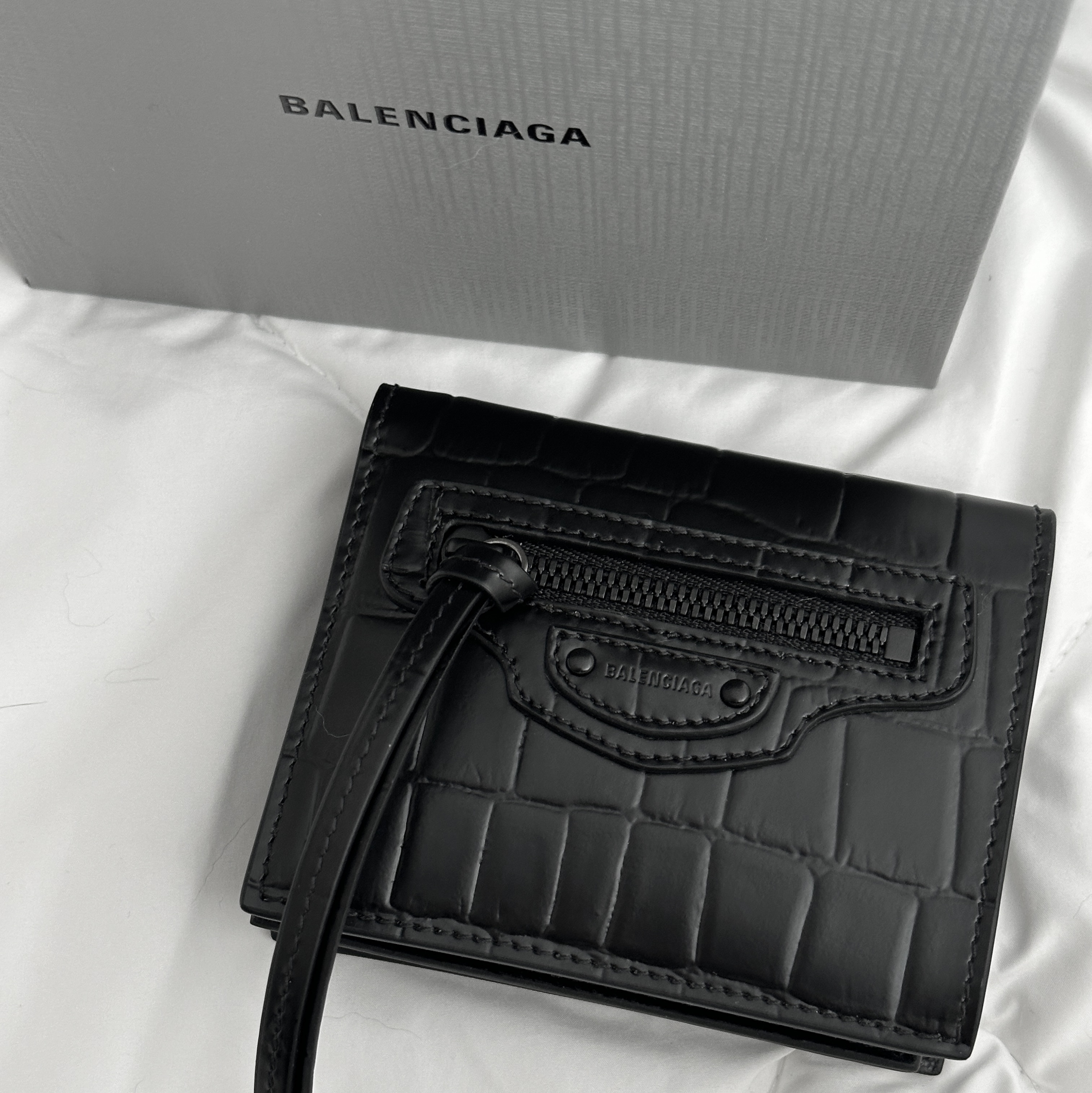 Balenciaga Neo Classic Wallet Black 착용 스타일 - 1
