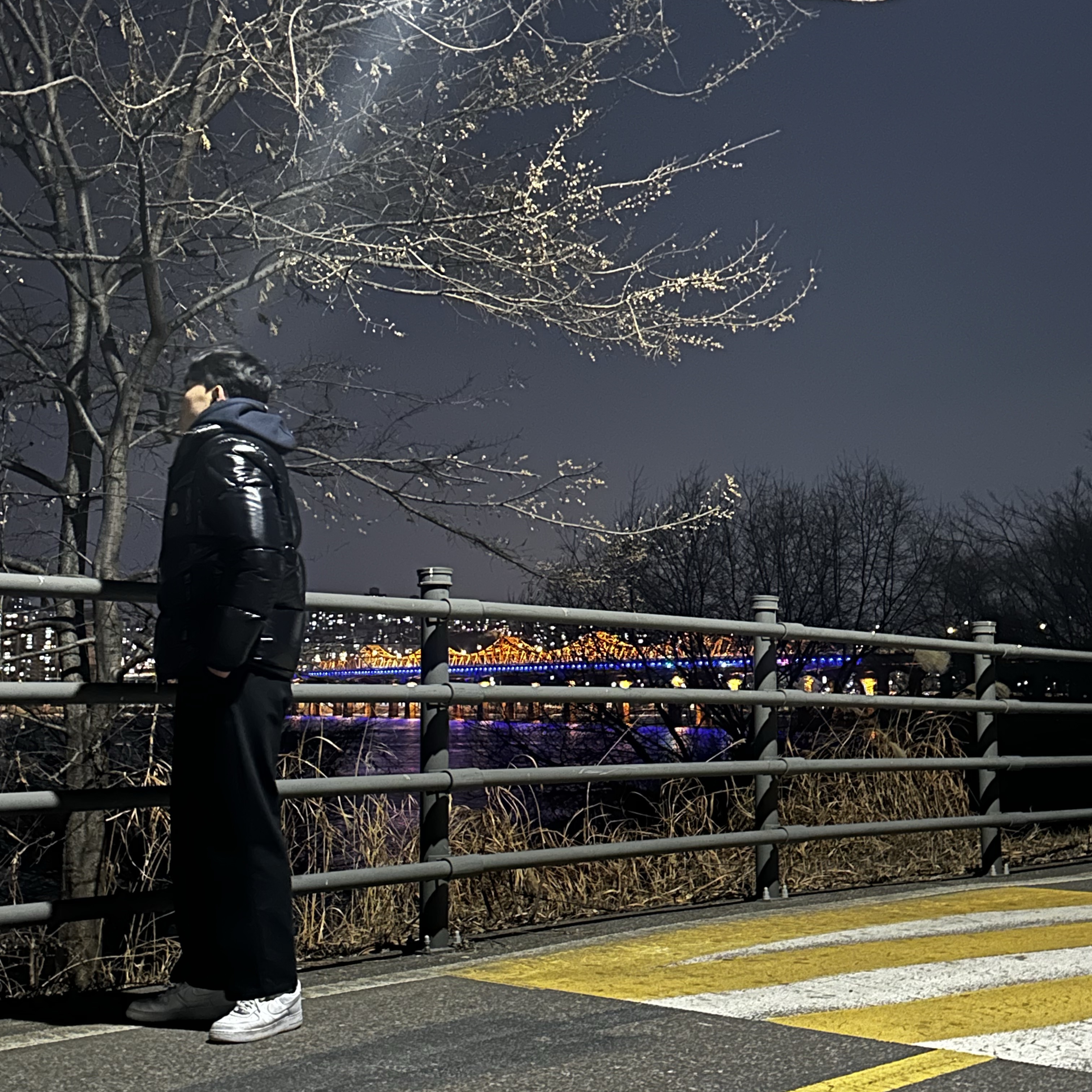 Nike Air Force 1 '07 Low White, Moncler Maya Short Down Jacket Night Blue - 21FW 착용 스타일