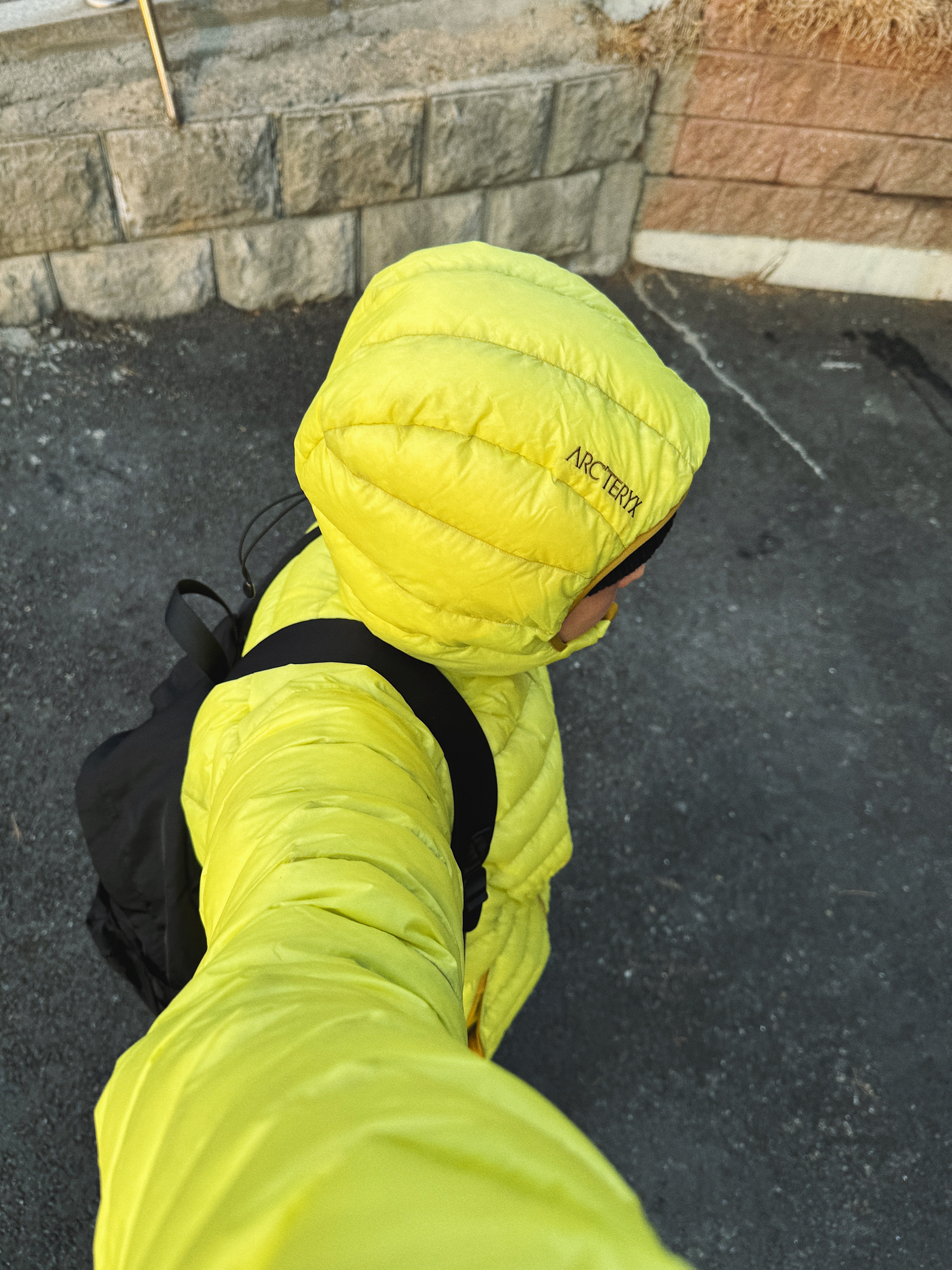 Arc'teryx Cerium Hoody Oracle, Supreme Overdyed Beanie Black 착용 스타일 - 8