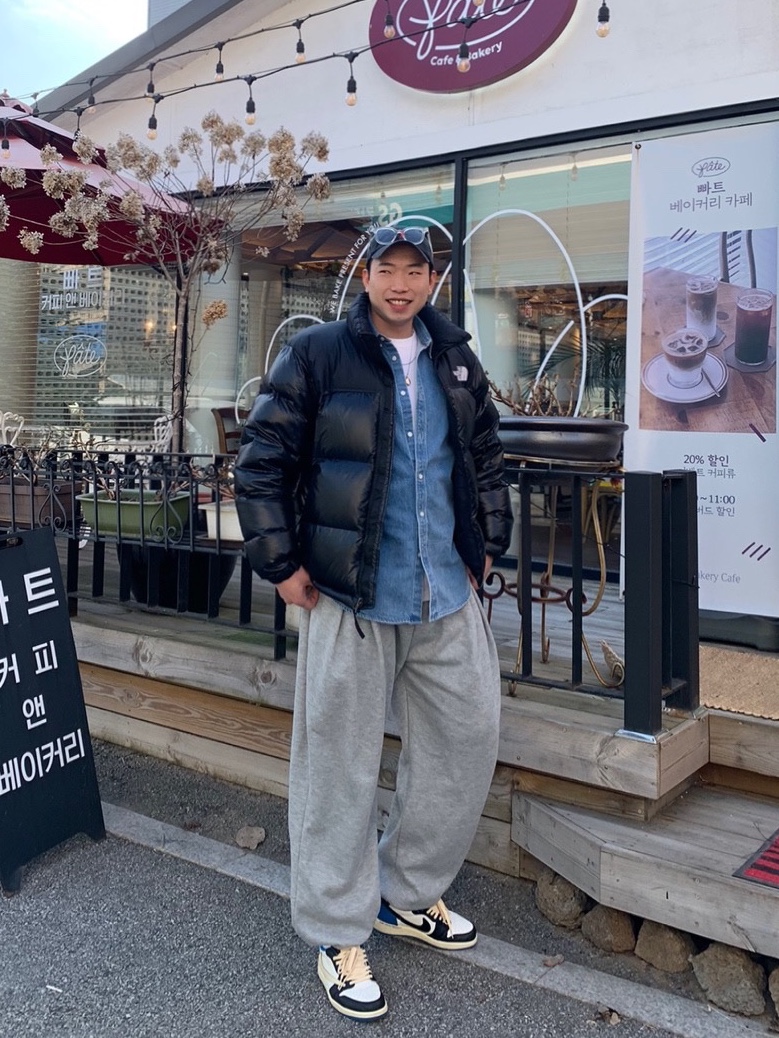 The North Face 1996 Eco Nuptse Jacket Real Black, Supreme Small Box Shirt Denim - 23FW 착용 스타일