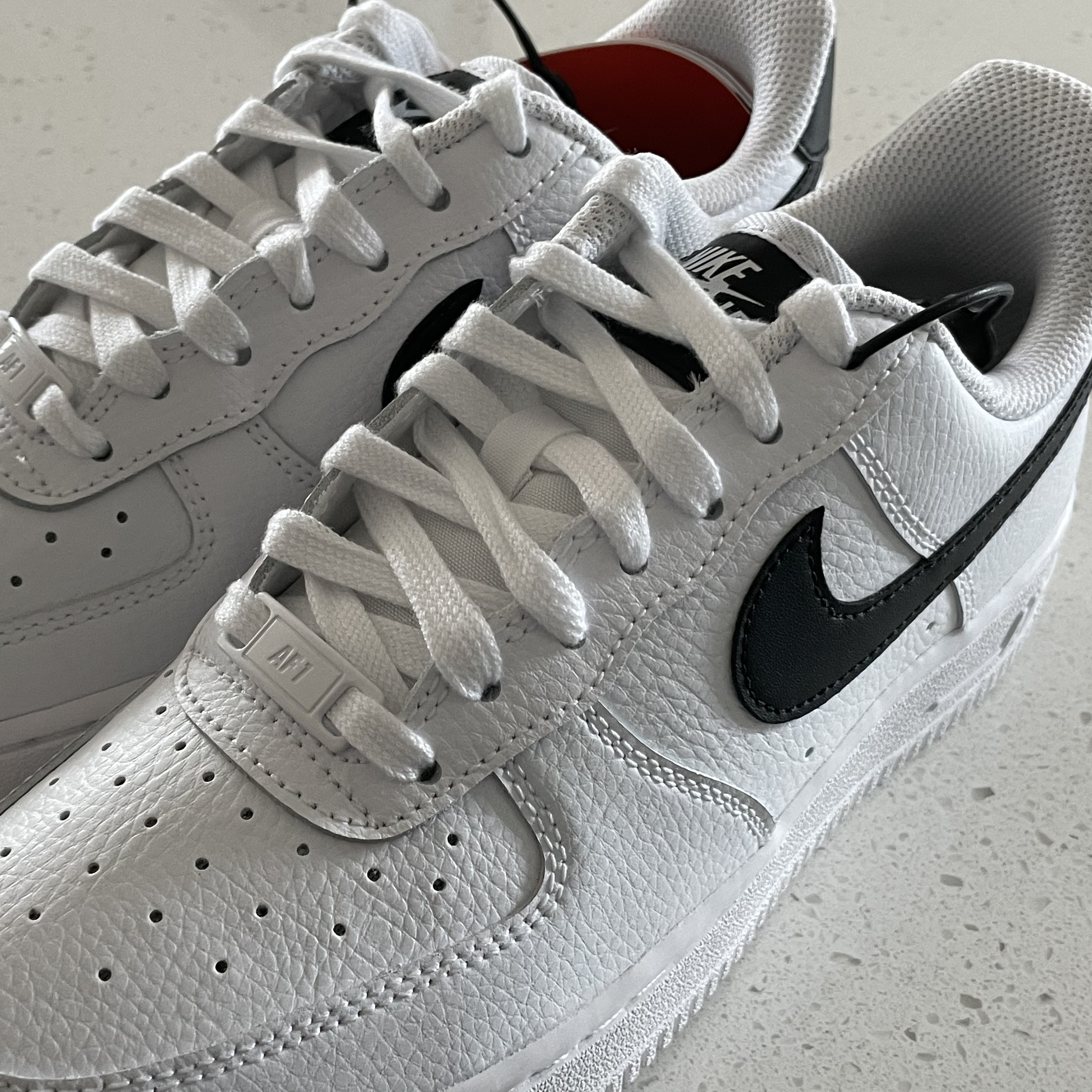 Nike Air Force 1 '07 White Black 착용 스타일 - 2