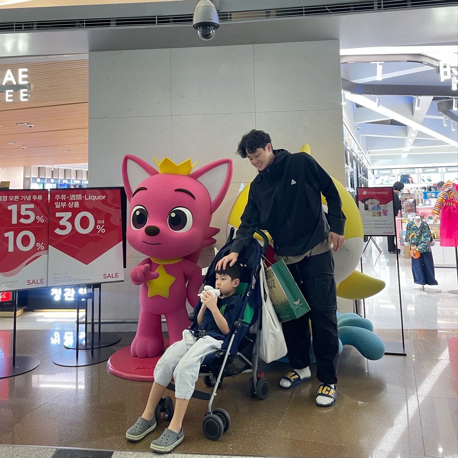 나이키 ACG 썬 페어러 자켓 블랙 - 아시아, 나이키 ACG 스미스 서밋 카고 팬츠 블랙 앤트러사이트 - 아시아 착용 스타일 - 1