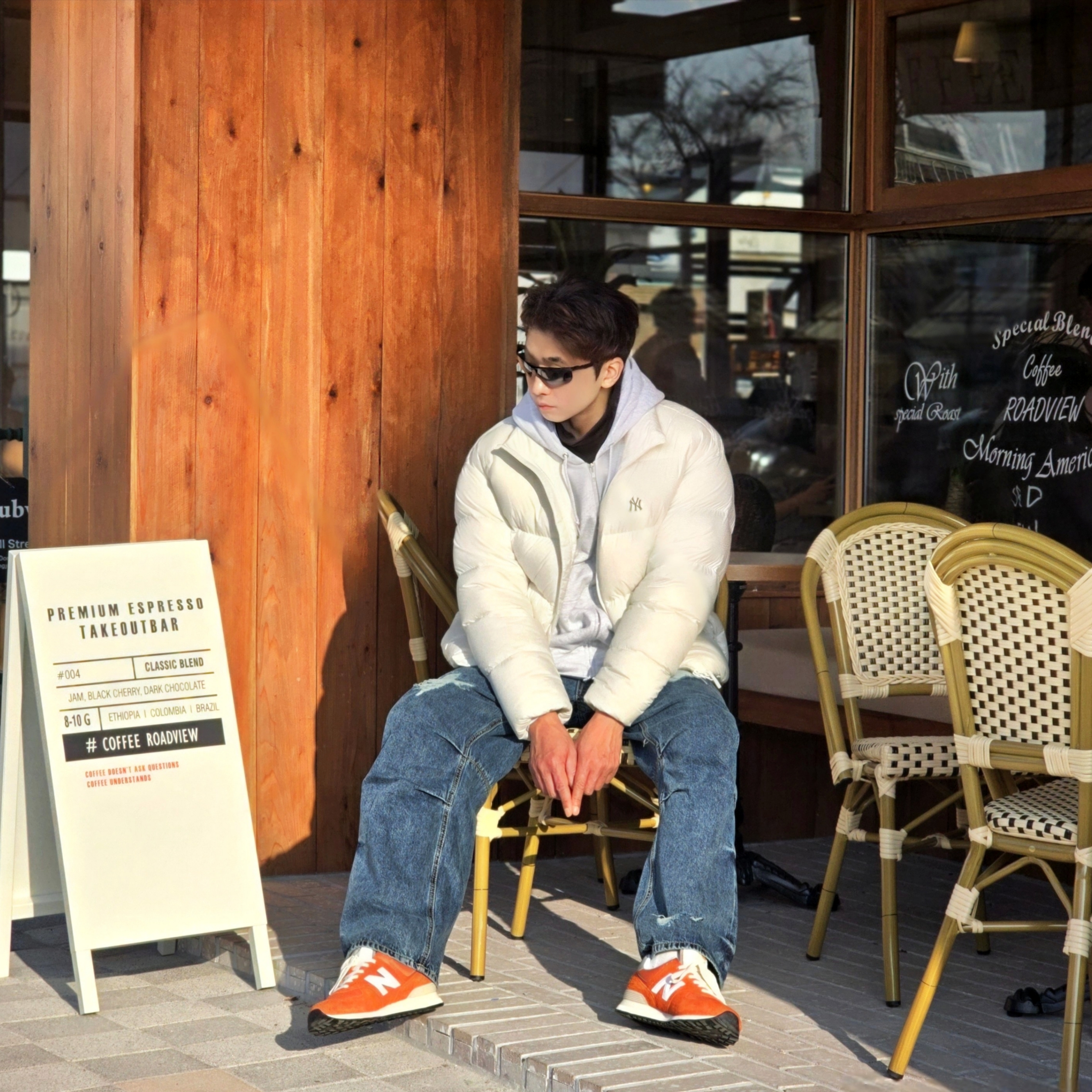 Stussy Stock DSM Ginza Zip Hoodie Ash Heather 2023, New Balance 574 Heritage Orange Burst White 착용 스타일 - 5
