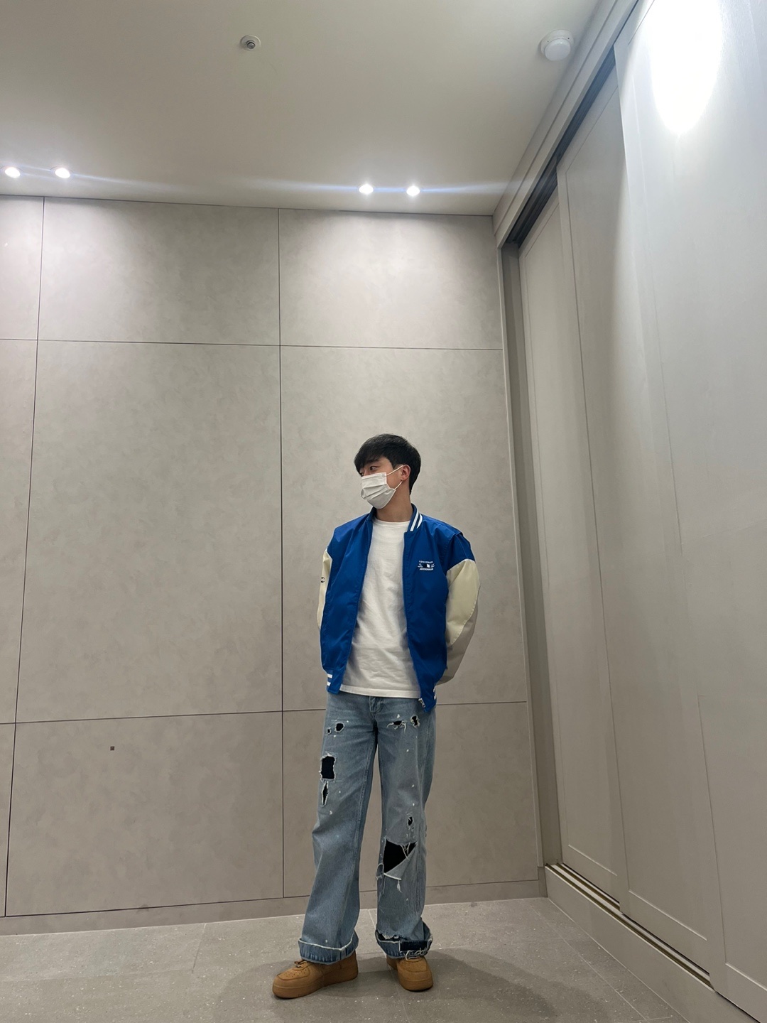 Converse x Ader Error Shapes Varsity Jacket Cobalt, Zara x Ader Error Patchwork Jeans Blue 착용 스타일