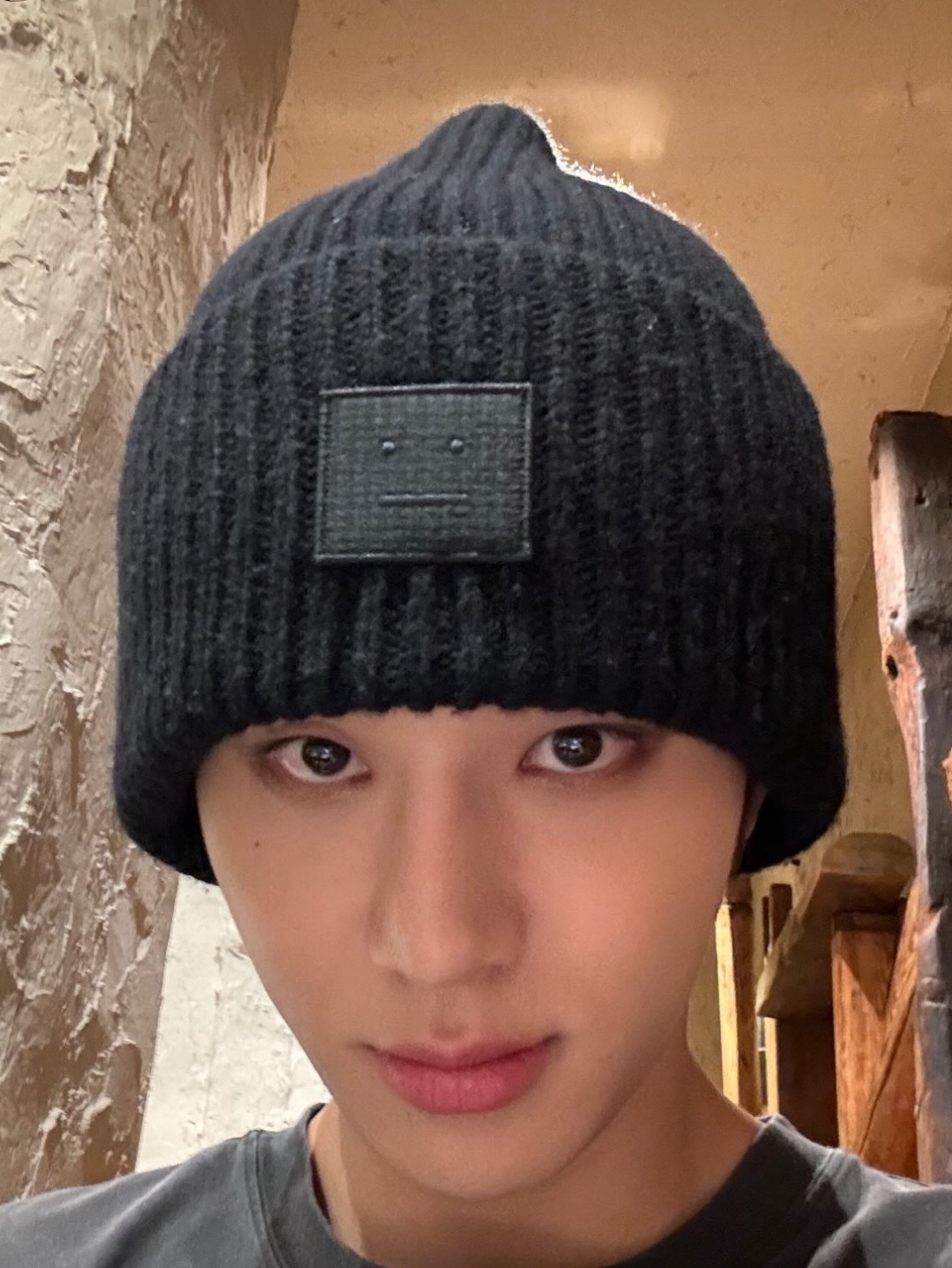 Acne Studios Large Face Logo Beanie Black 착용 스타일