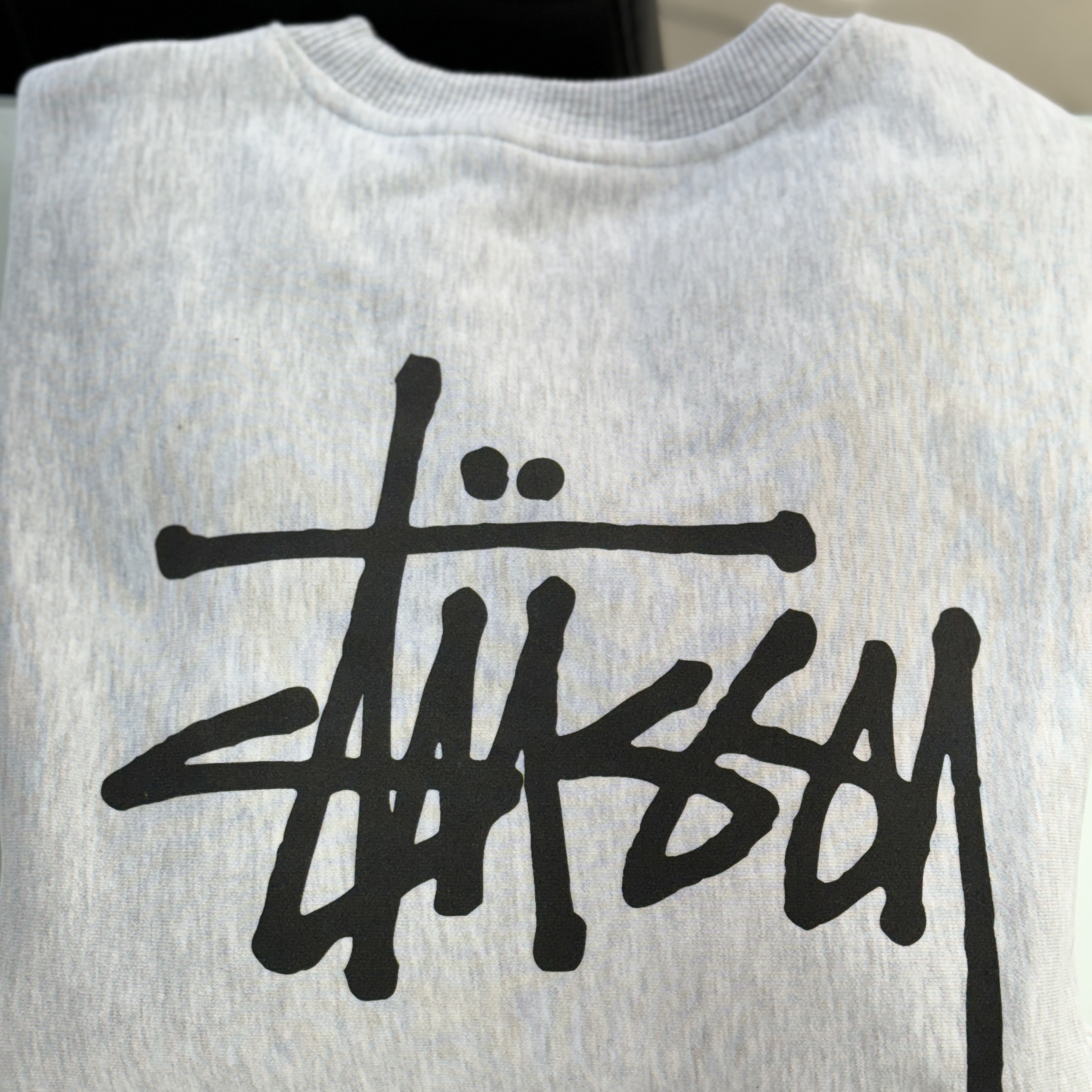 Stussy Basic Stussy Crew Ash Heather 2023 착용 스타일