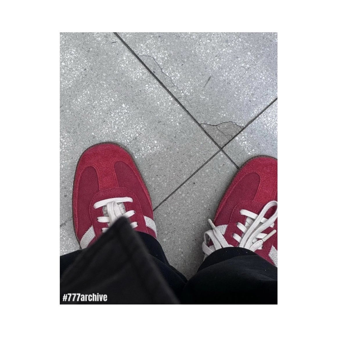 Adidas Samba OG Tal Better Scarlet Off White 착용 스타일 - 2